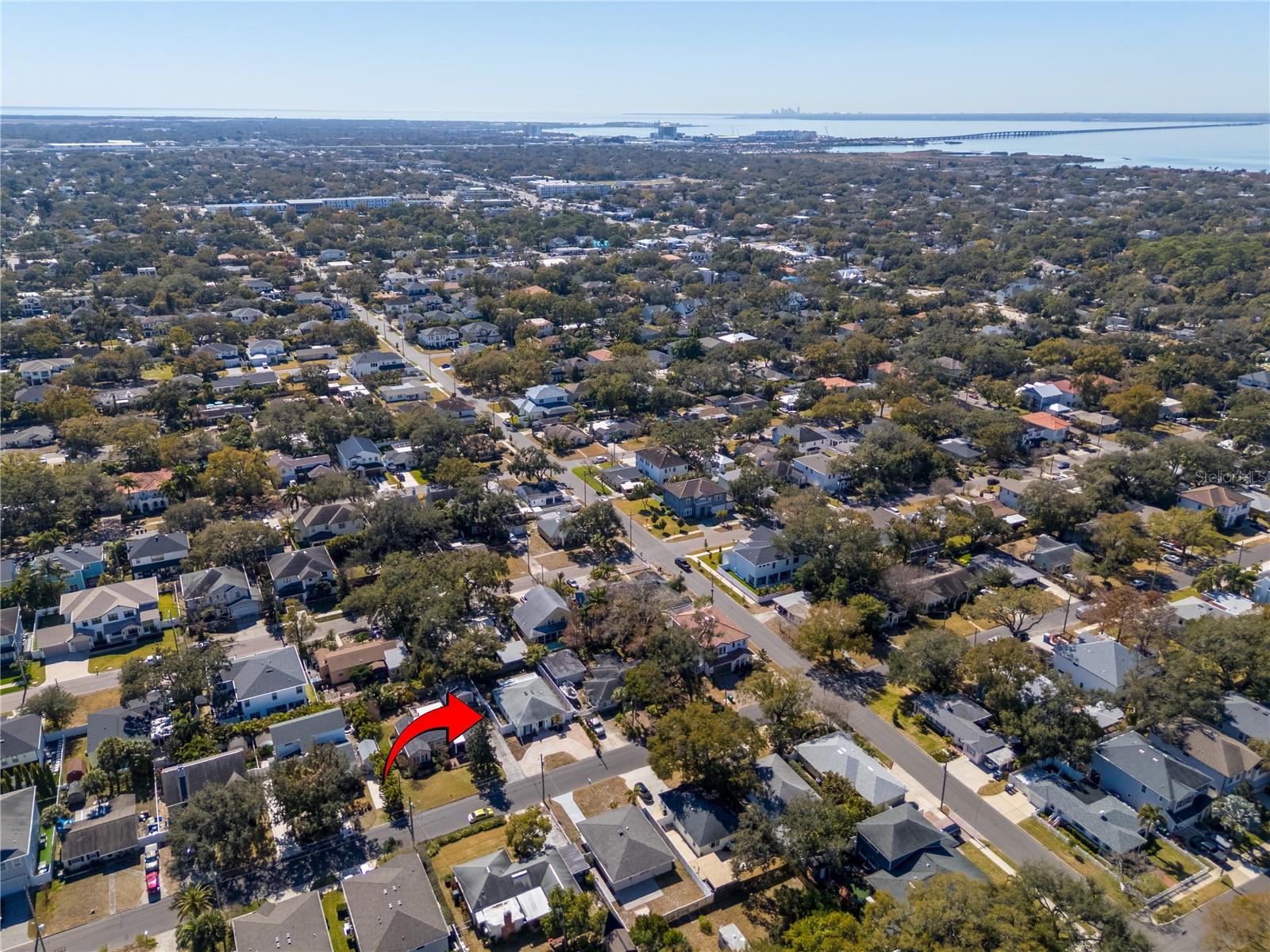 Listing photo id 24 for 4118 Obispo Street