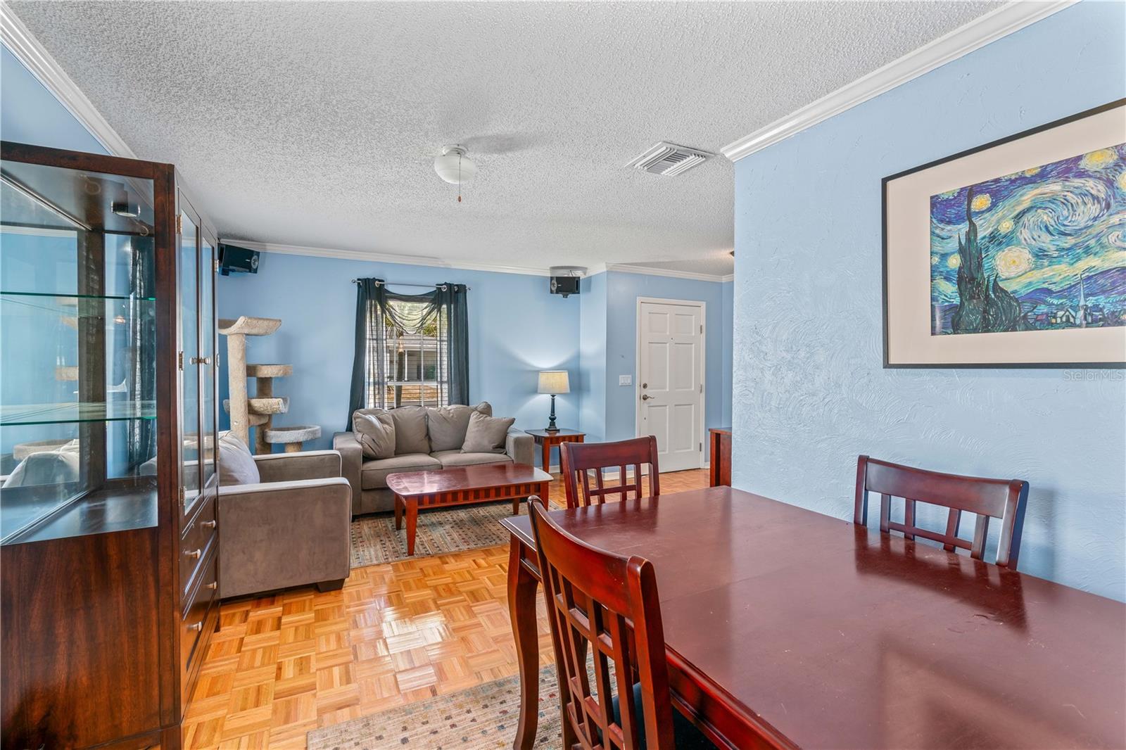 Listing photo id 5 for 4118 Obispo Street