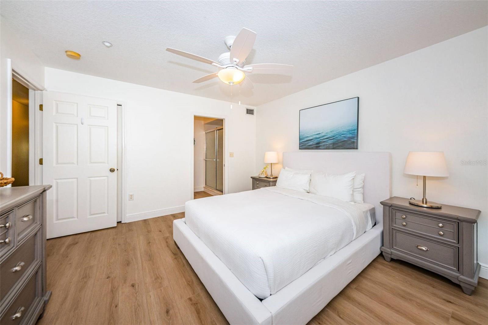 Image 14 of 31 For 1412 Gulf Boulevard 102a