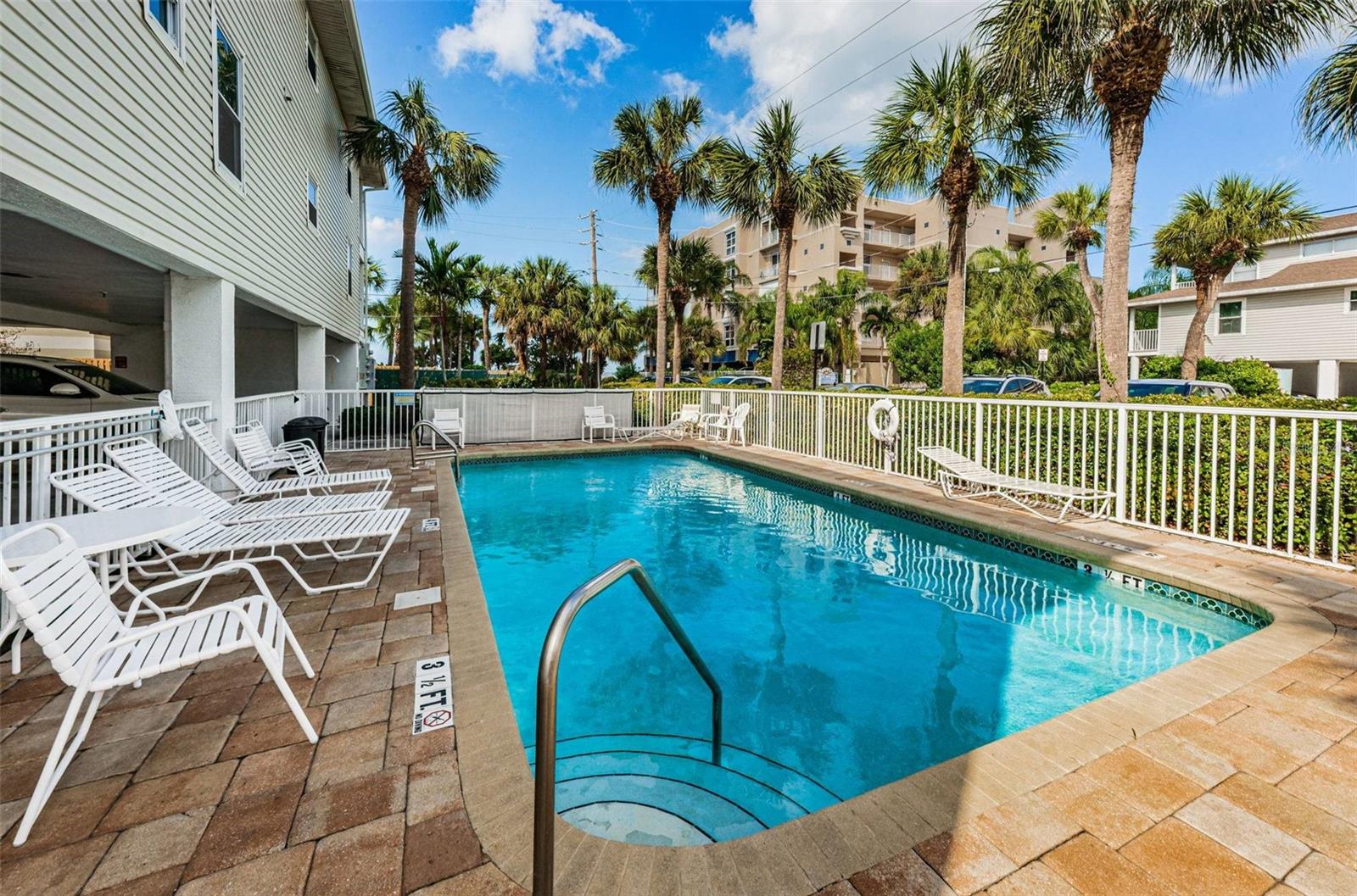 Image 24 of 31 For 1412 Gulf Boulevard 102a