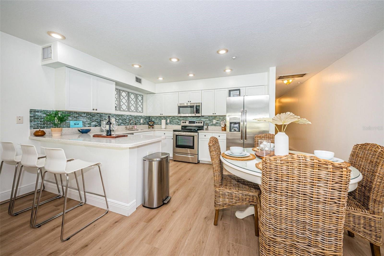 Image 6 of 31 For 1412 Gulf Boulevard 102a