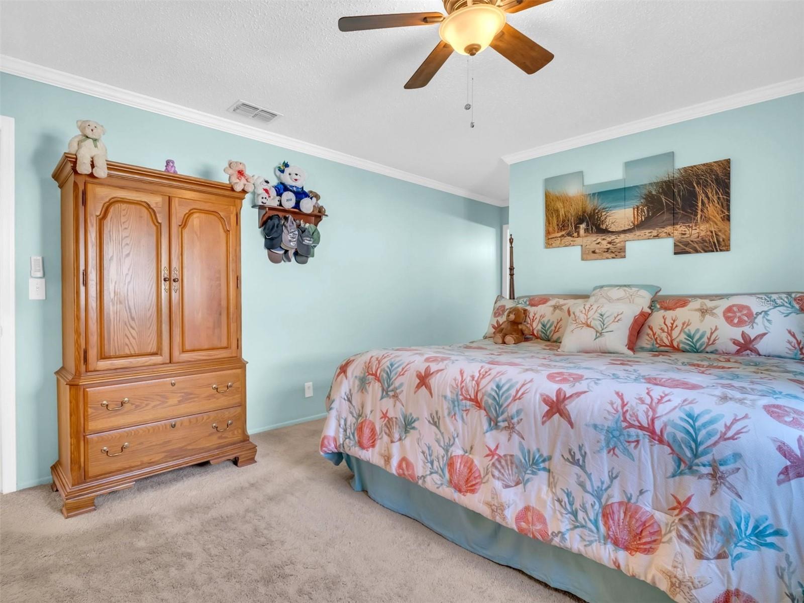 Listing photo id 19 for 811 Helmsman Way