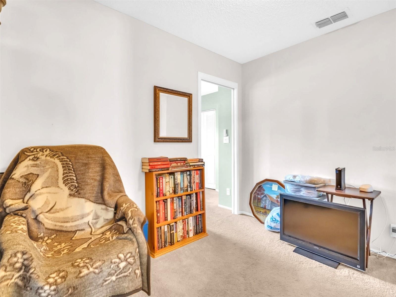 Listing photo id 20 for 811 Helmsman Way