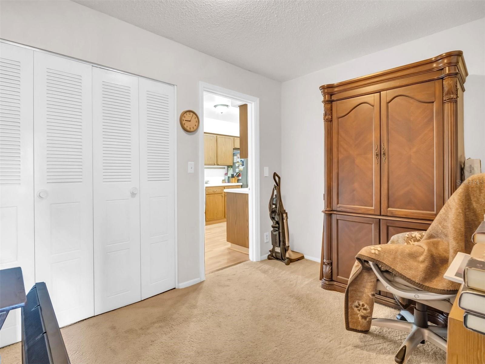 Listing photo id 21 for 811 Helmsman Way