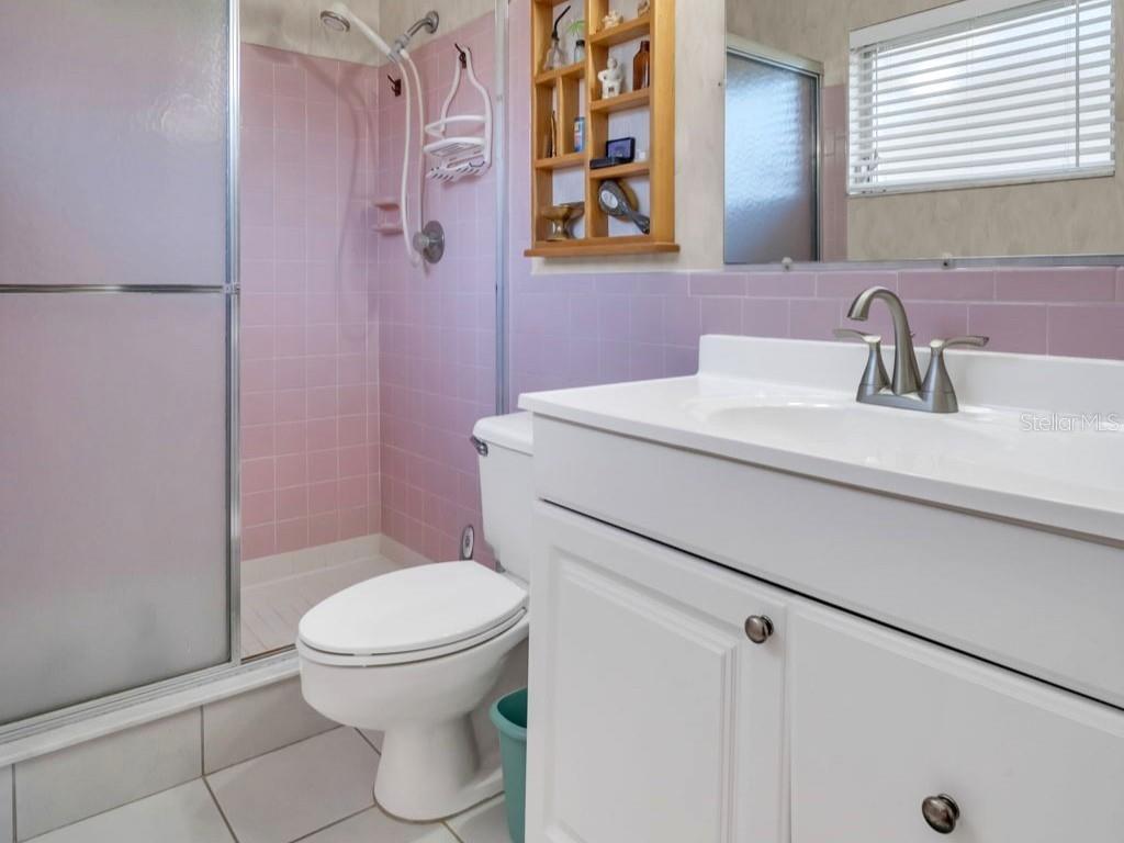 Listing photo id 23 for 811 Helmsman Way