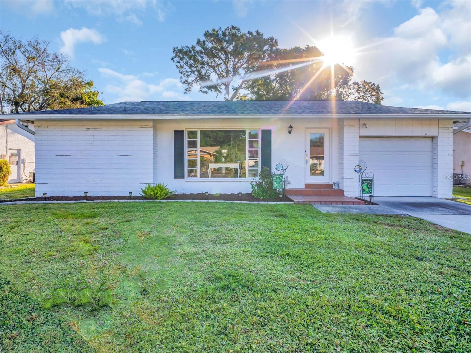 Listing photo id 26 for 811 Helmsman Way