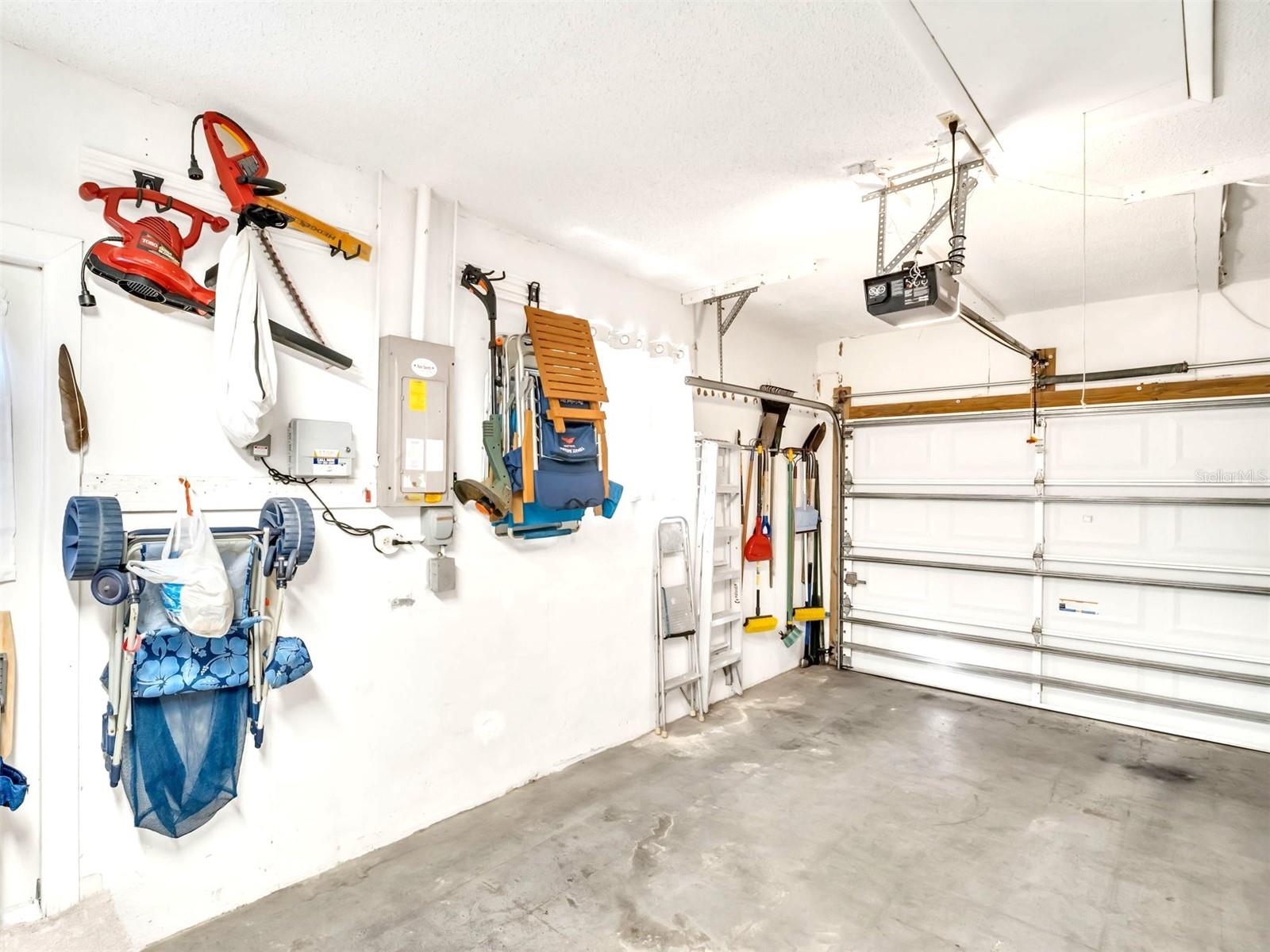 Listing photo id 29 for 811 Helmsman Way