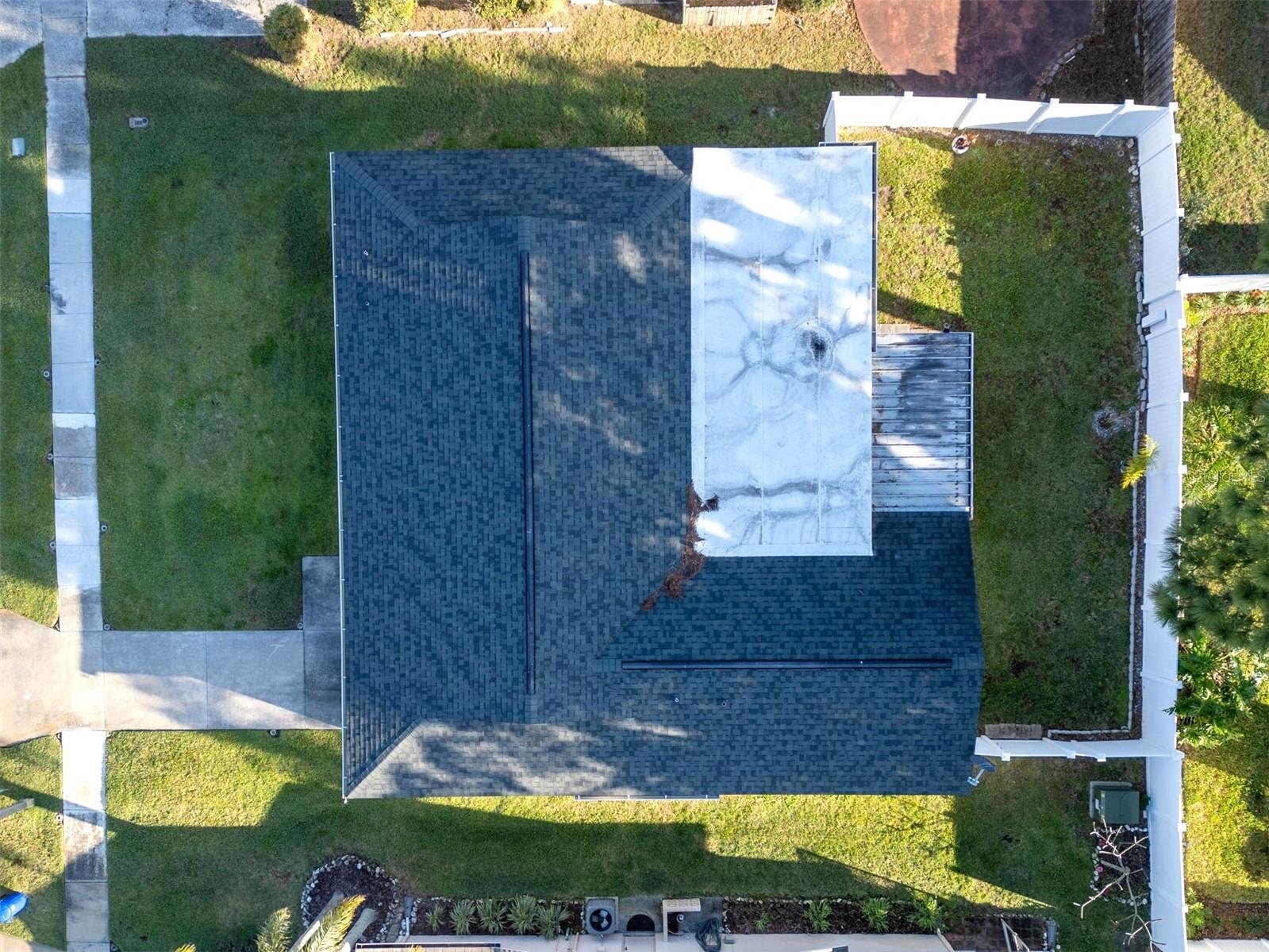 Listing photo id 31 for 811 Helmsman Way