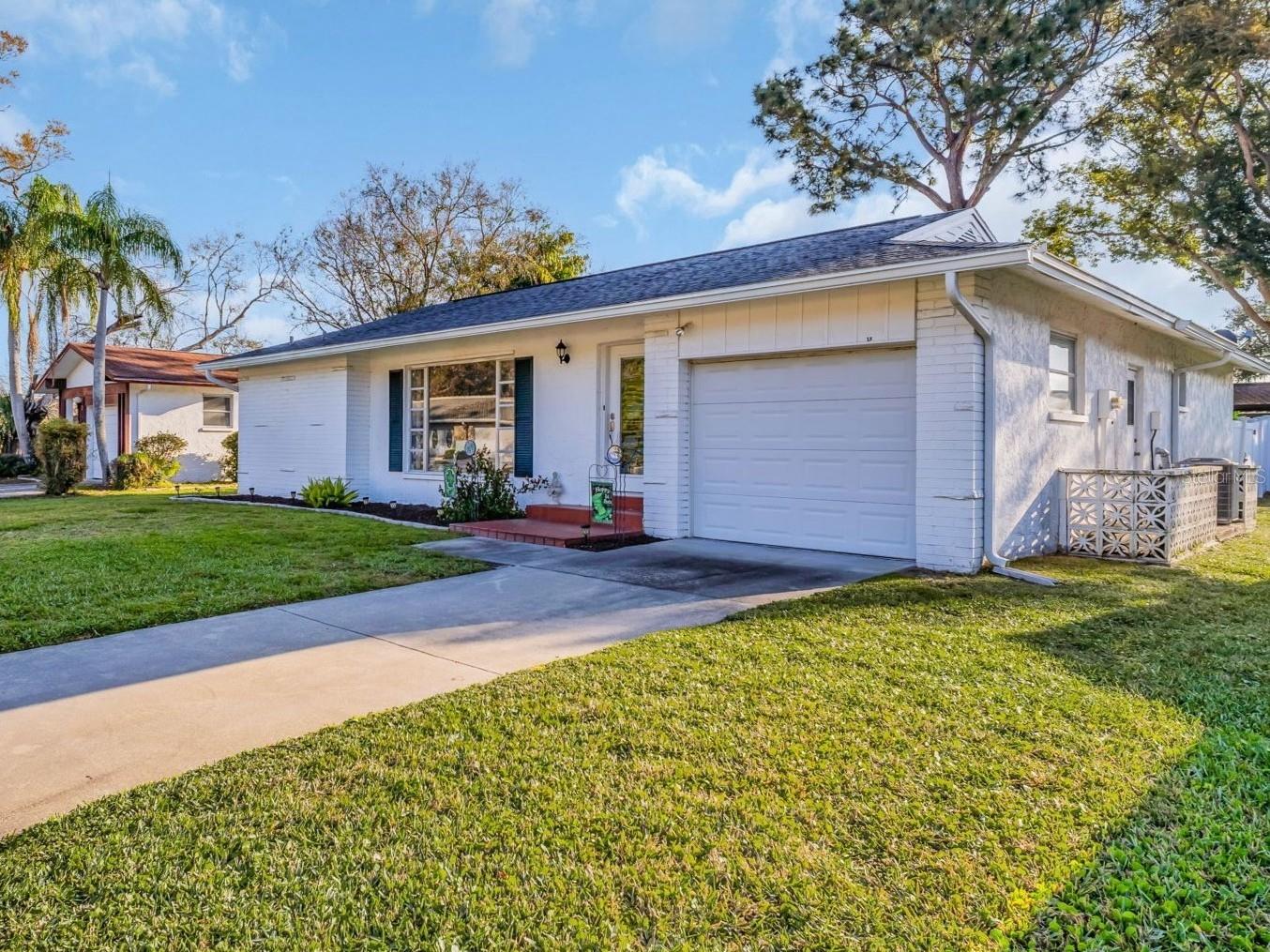 Listing photo id 37 for 811 Helmsman Way