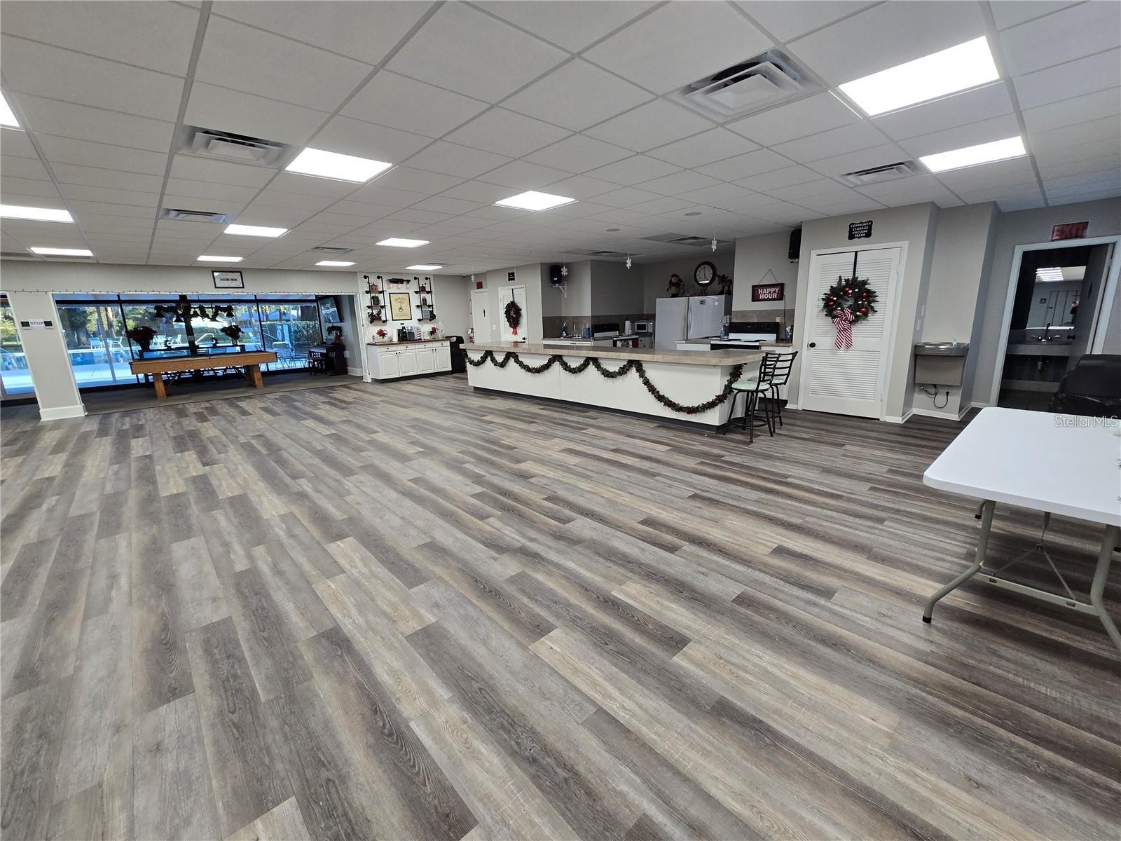 Listing photo id 44 for 811 Helmsman Way