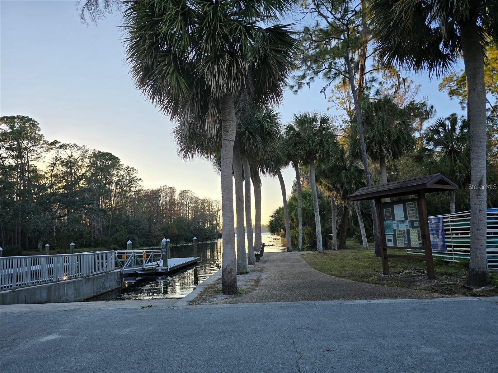 Listing photo id 48 for 811 Helmsman Way