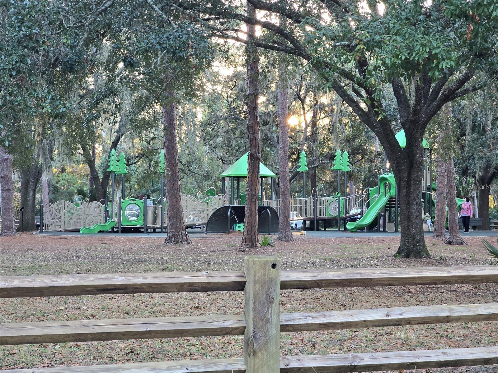 Listing photo id 49 for 811 Helmsman Way