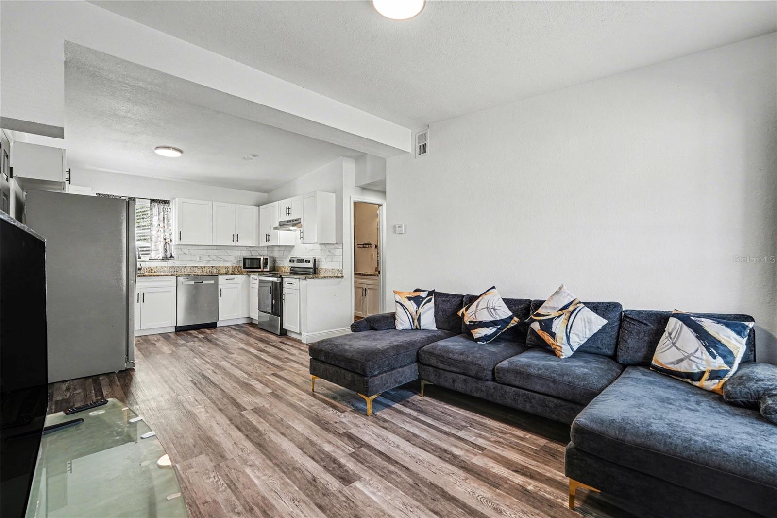 Image 3 of 19 For 4928 82nd Street