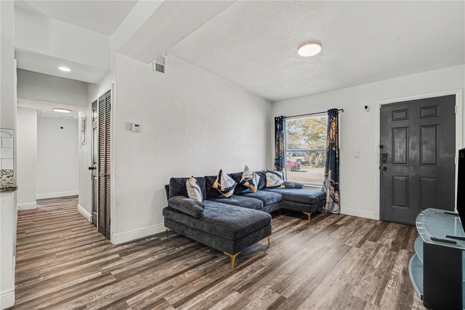 Image 4 of 19 For 4928 82nd Street