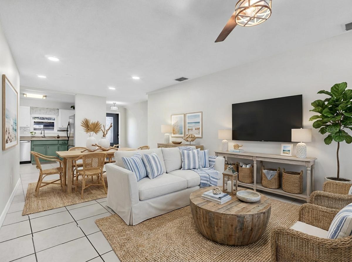 Image 10 of 58 For 2056 Red Cedar Lane E