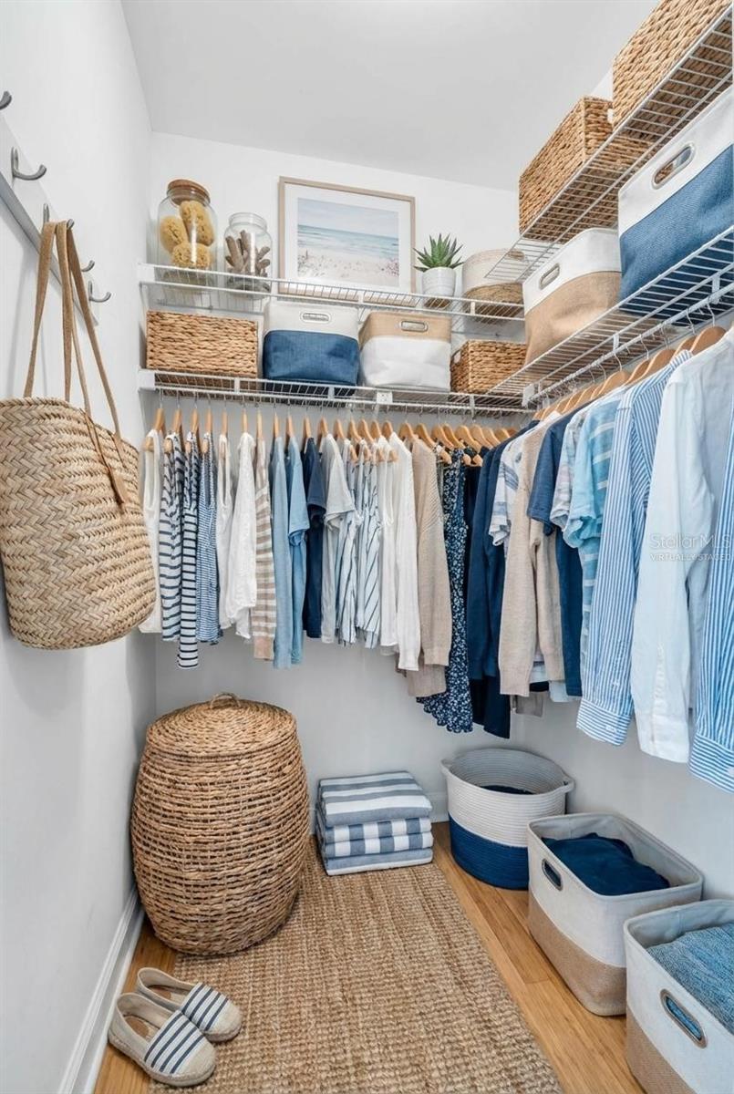 Image 13 of 58 For 2056 Red Cedar Lane E