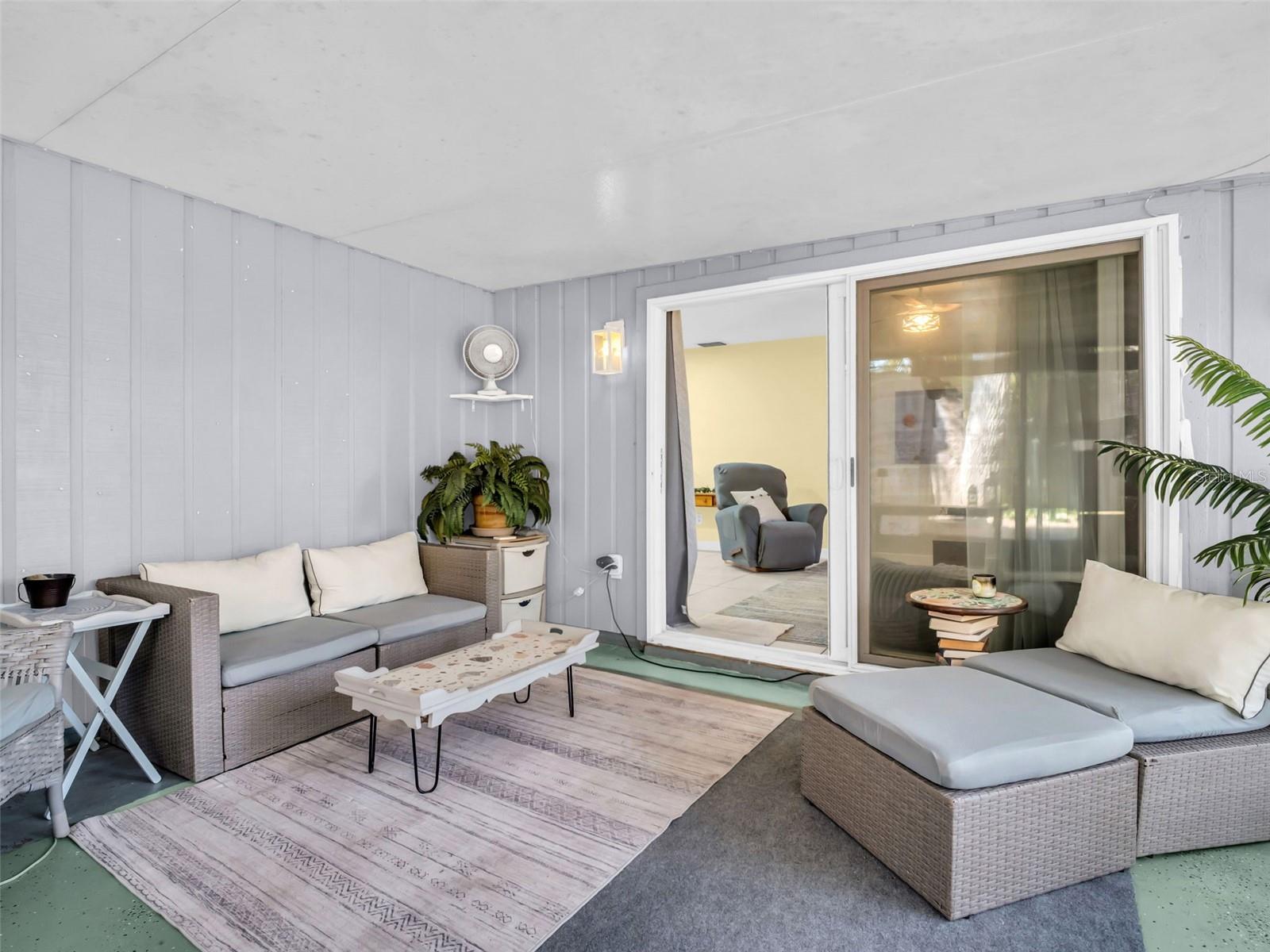 Image 20 of 58 For 2056 Red Cedar Lane E