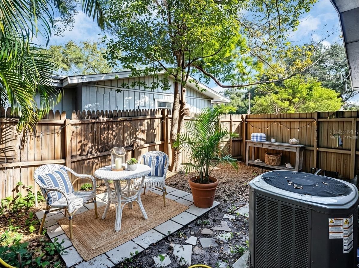 Image 23 of 58 For 2056 Red Cedar Lane E