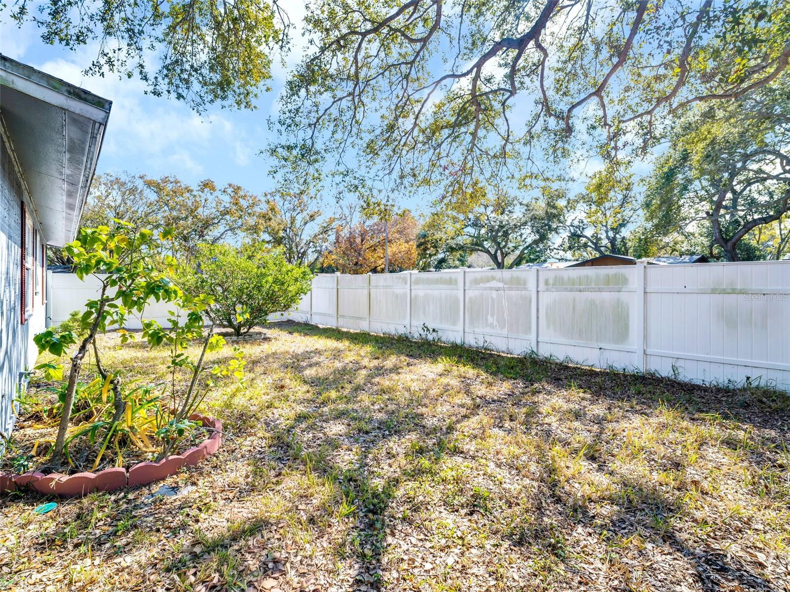 Image 24 of 58 For 2056 Red Cedar Lane E