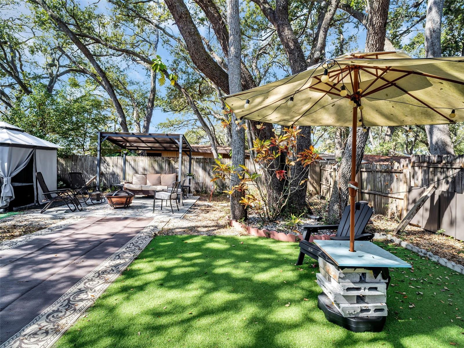 Image 4 of 58 For 2056 Red Cedar Lane E