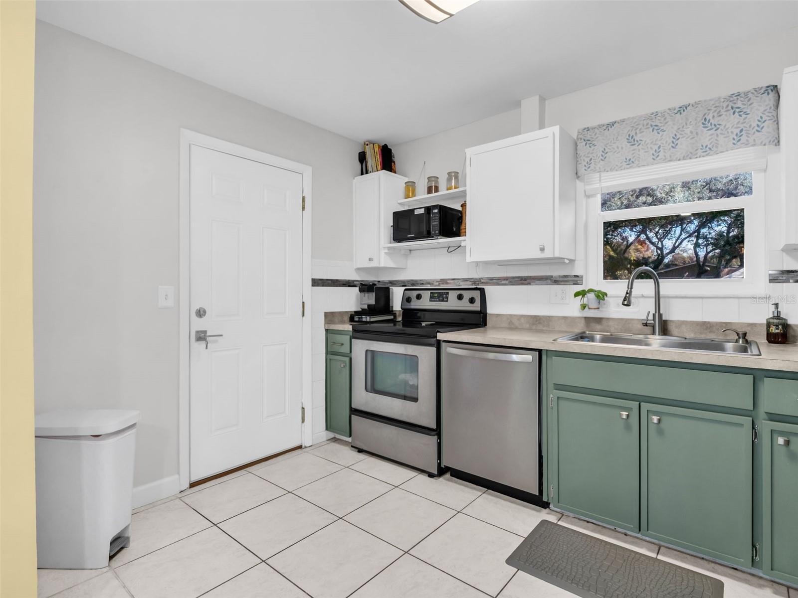 Image 40 of 58 For 2056 Red Cedar Lane E