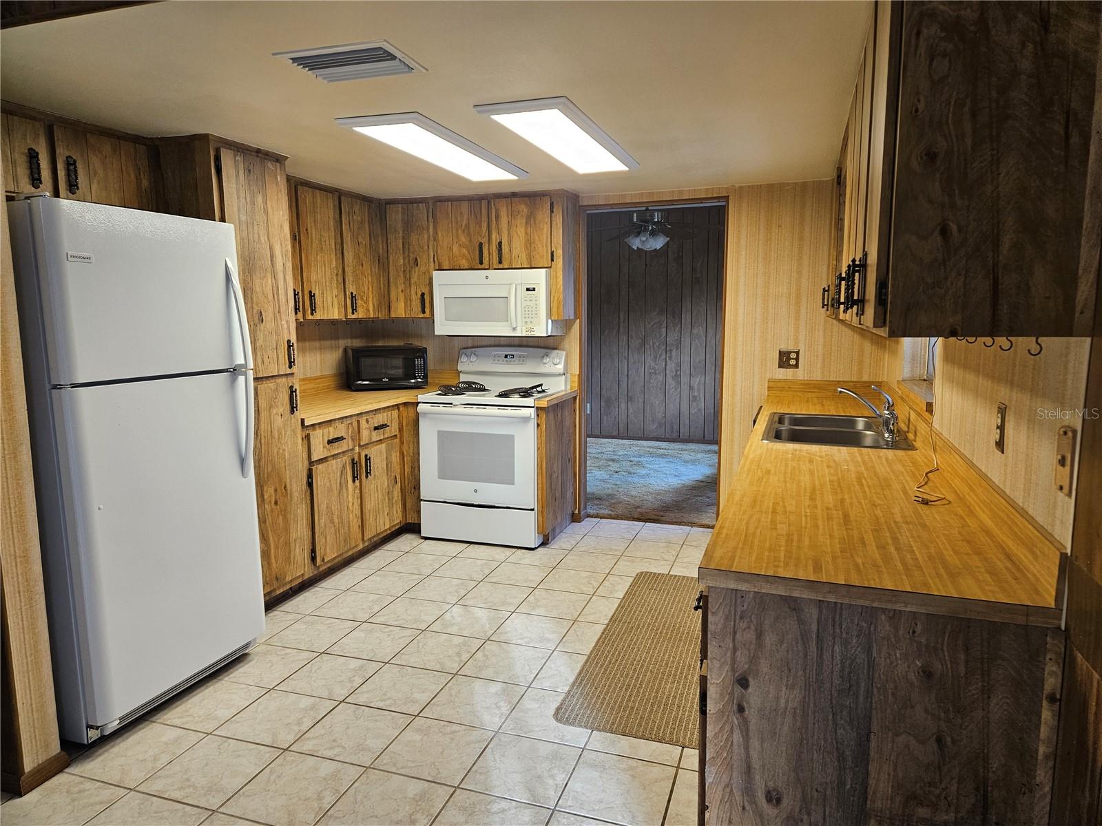 Image 12 of 39 For 10 Tern Place