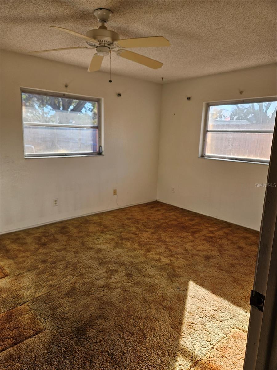 Image 18 of 39 For 10 Tern Place