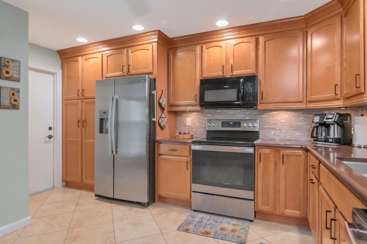 Image 11 of 51 For 17604 Fallowfield Drive