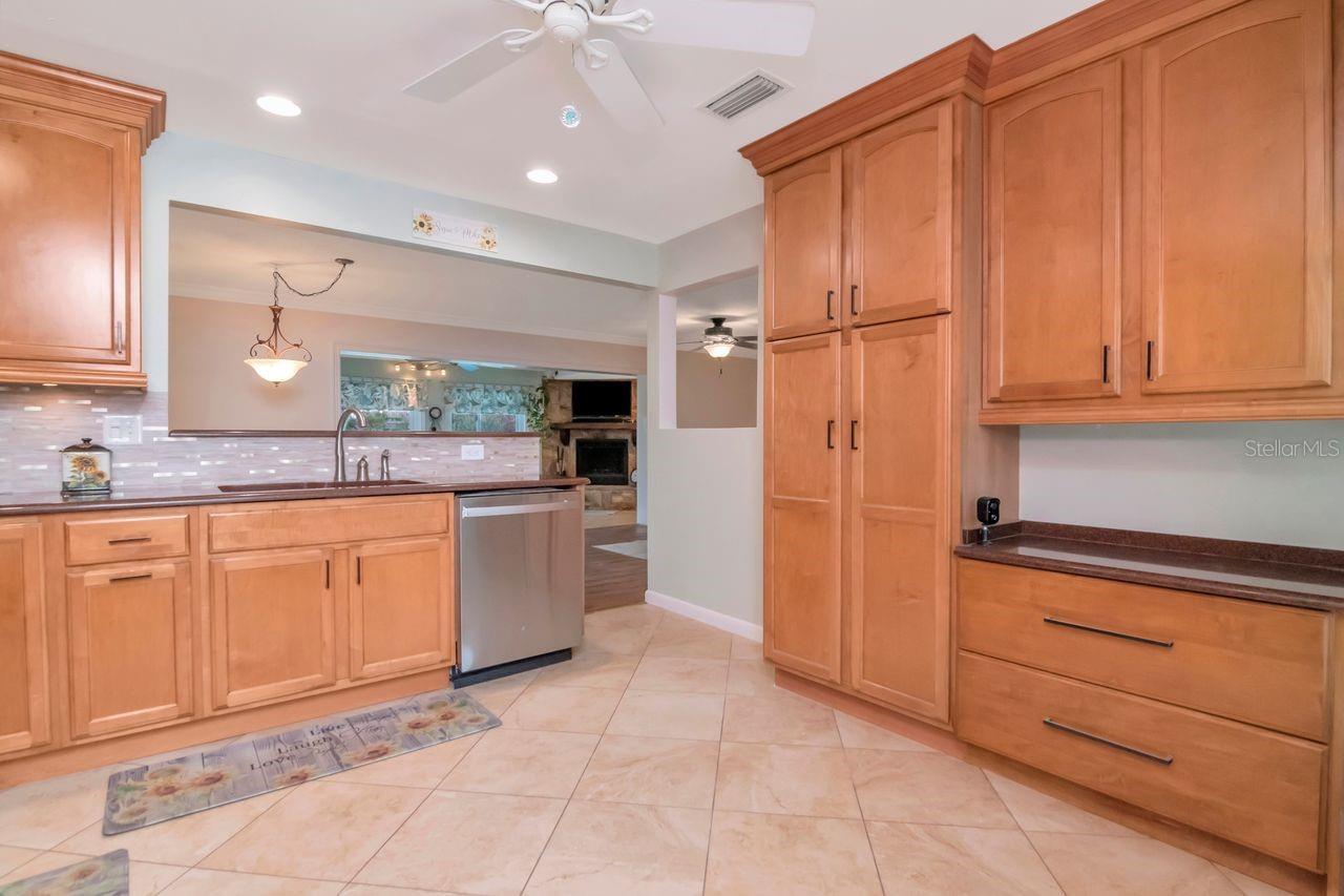 Image 13 of 51 For 17604 Fallowfield Drive