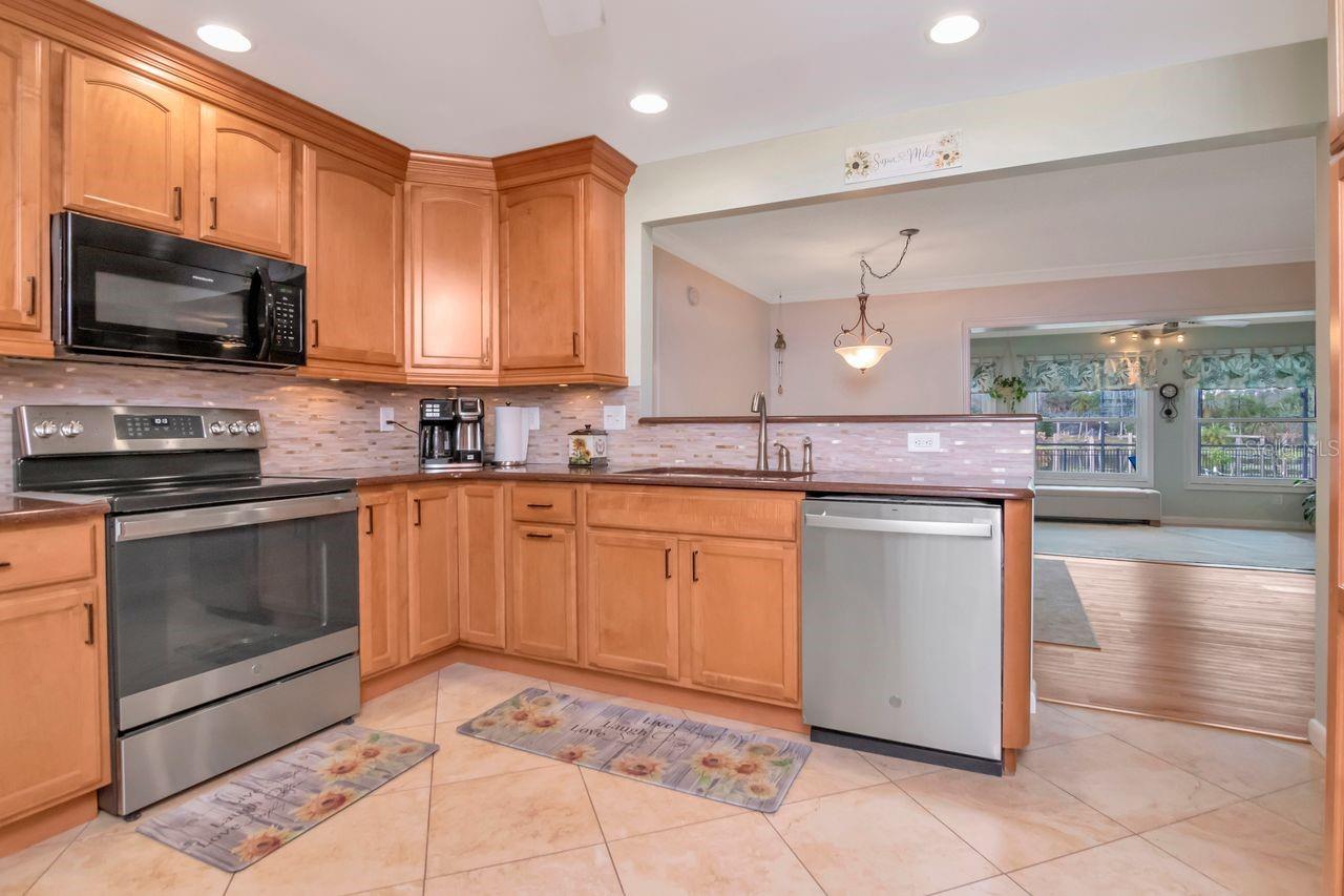 Image 14 of 51 For 17604 Fallowfield Drive