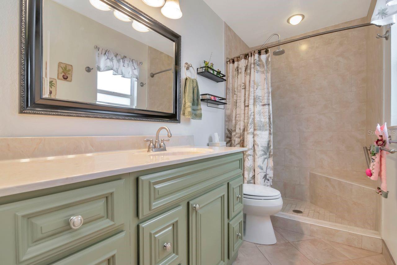 Image 19 of 51 For 17604 Fallowfield Drive