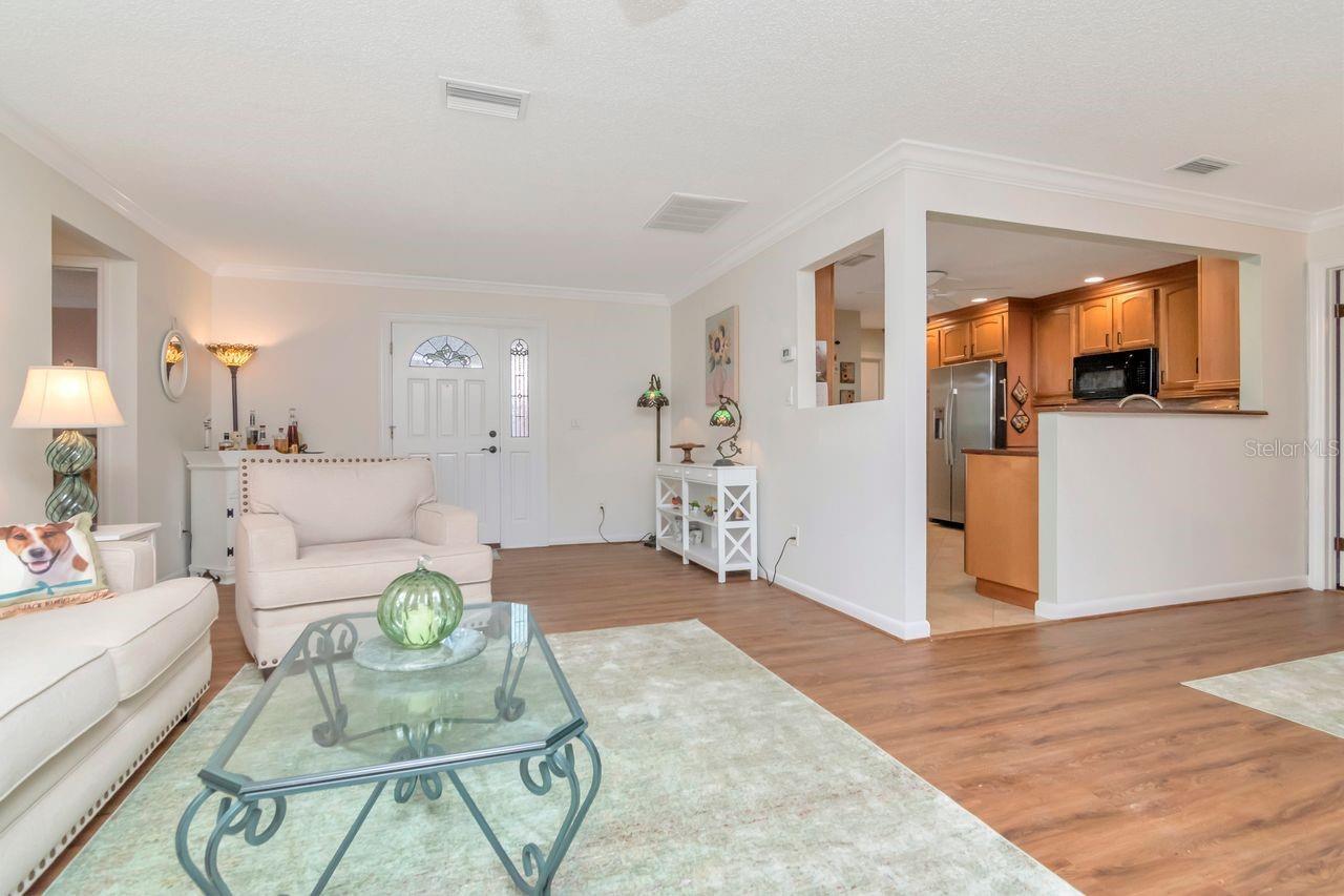 Image 5 of 51 For 17604 Fallowfield Drive