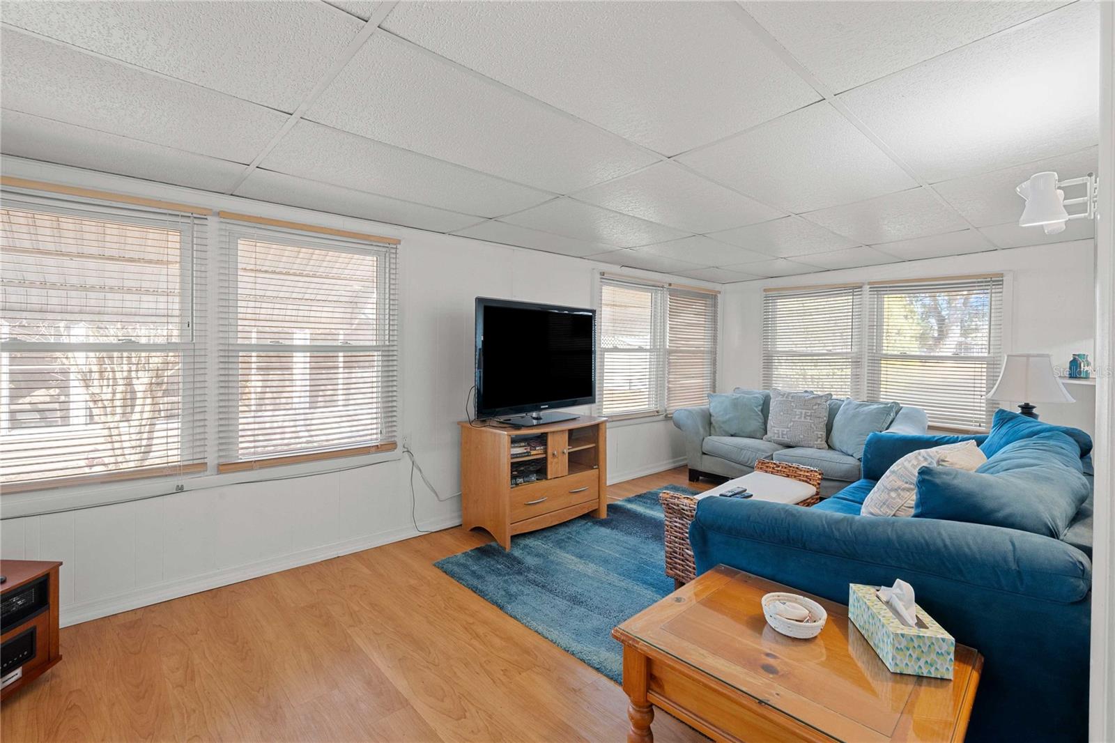 Image 12 of 57 For 37229 Sandra Avenue