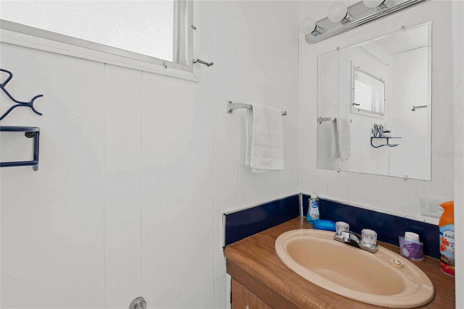 Image 17 of 57 For 37229 Sandra Avenue