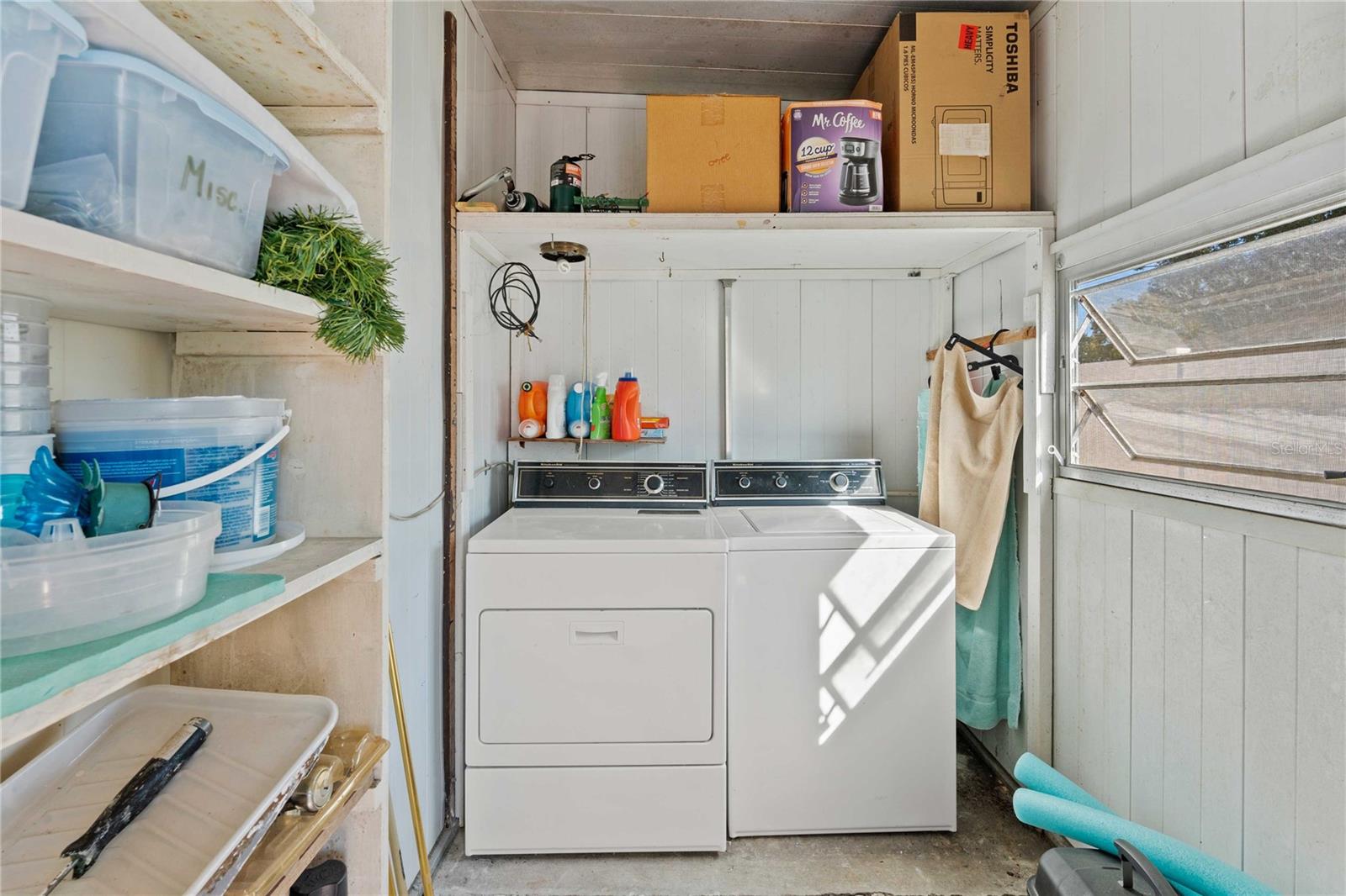 Image 18 of 57 For 37229 Sandra Avenue