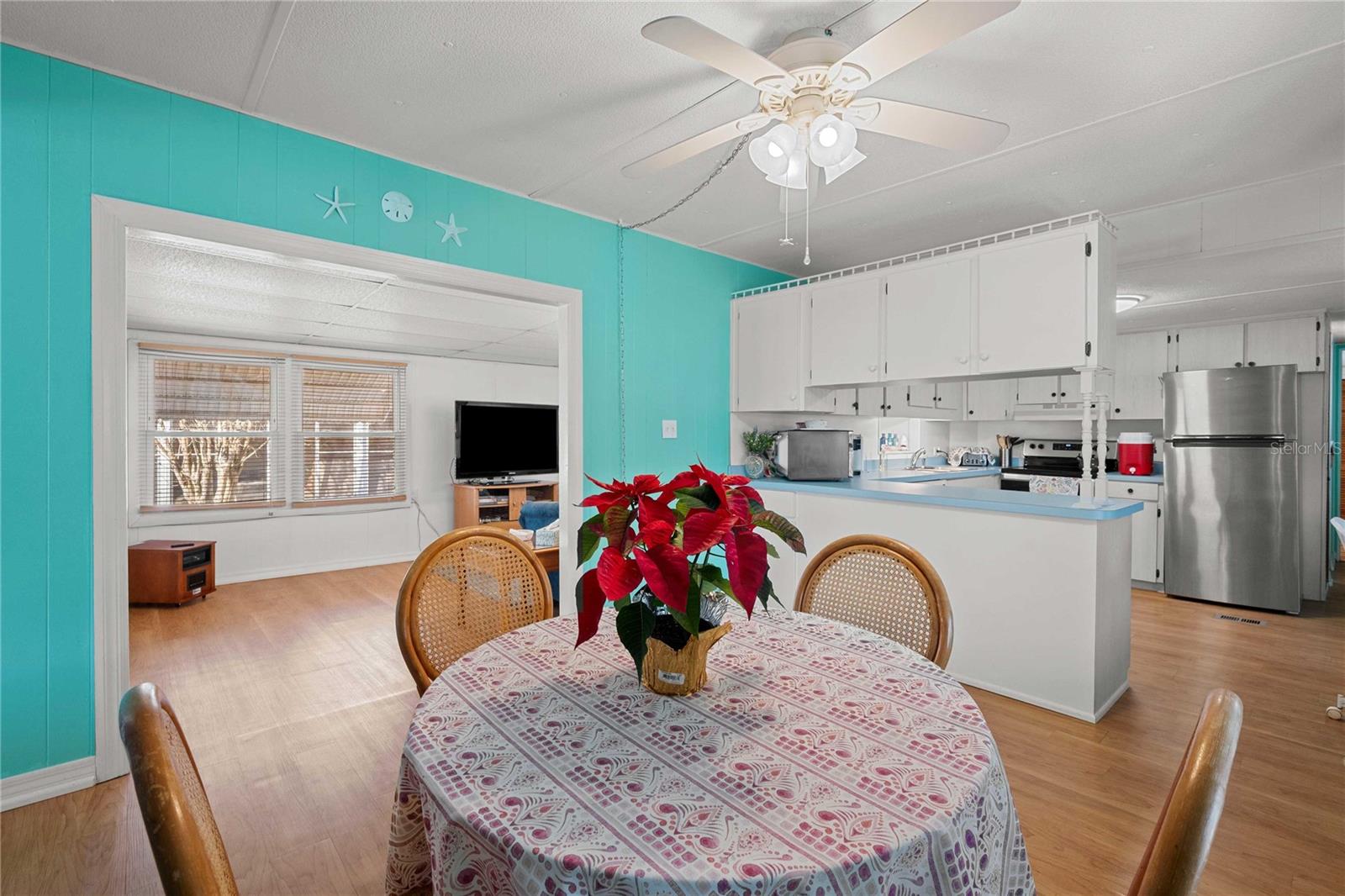 Image 9 of 57 For 37229 Sandra Avenue