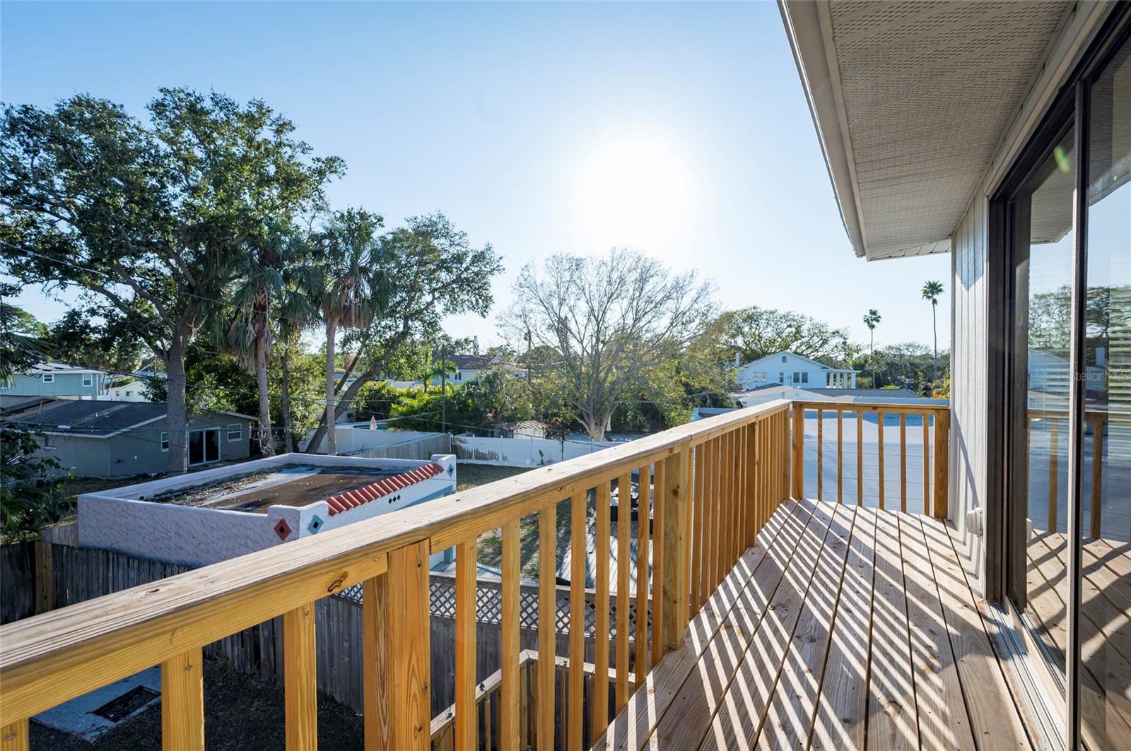 Listing photo id 18 for 1870 Nebraska Avenue Ne