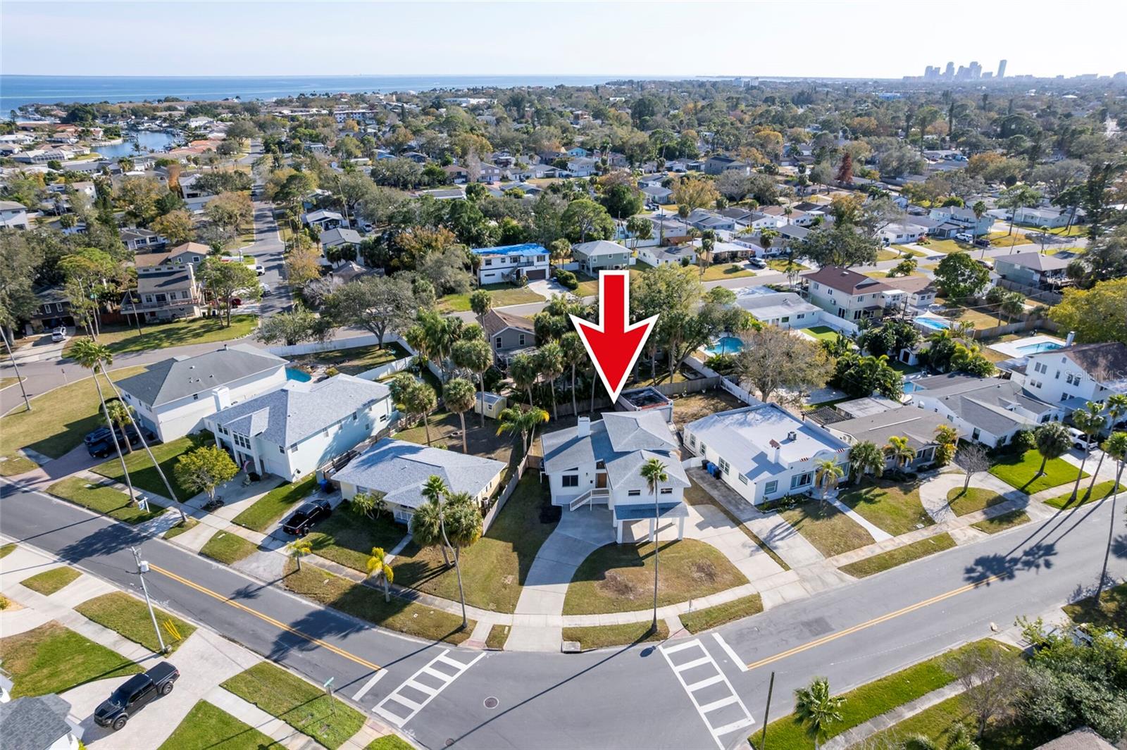 Listing photo id 1 for 1870 Nebraska Avenue Ne