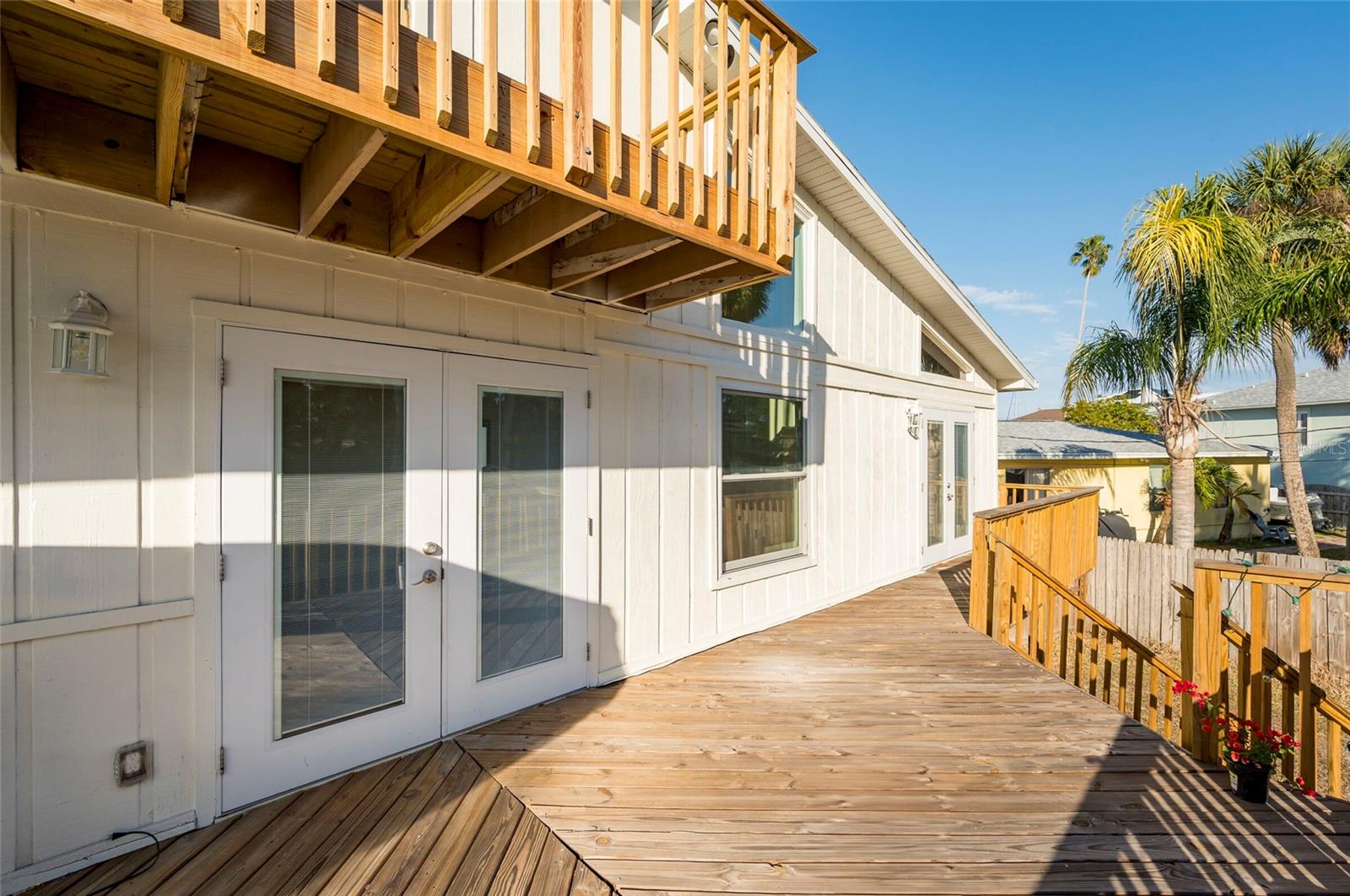 Listing photo id 29 for 1870 Nebraska Avenue Ne