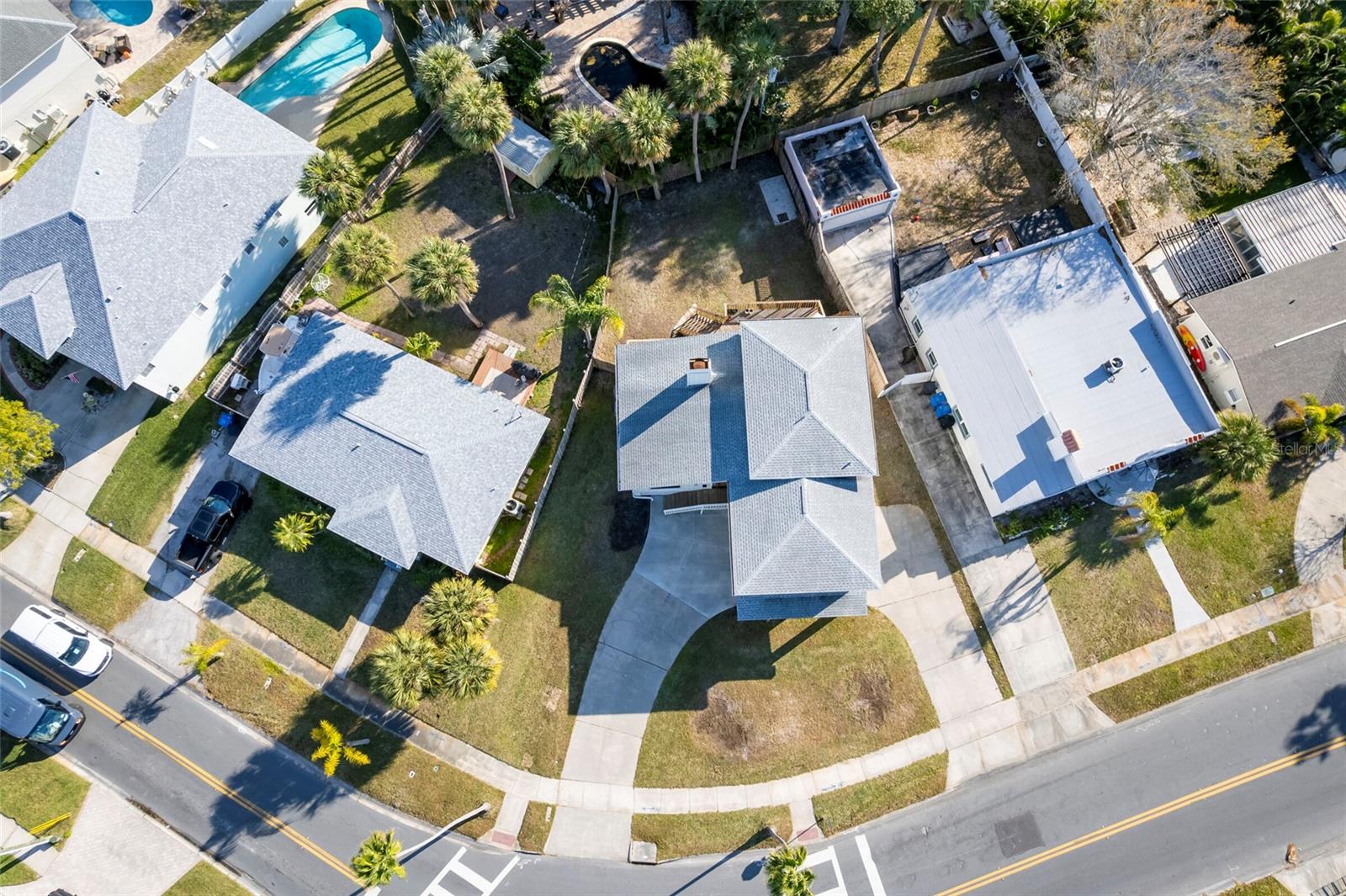 Listing photo id 36 for 1870 Nebraska Avenue Ne