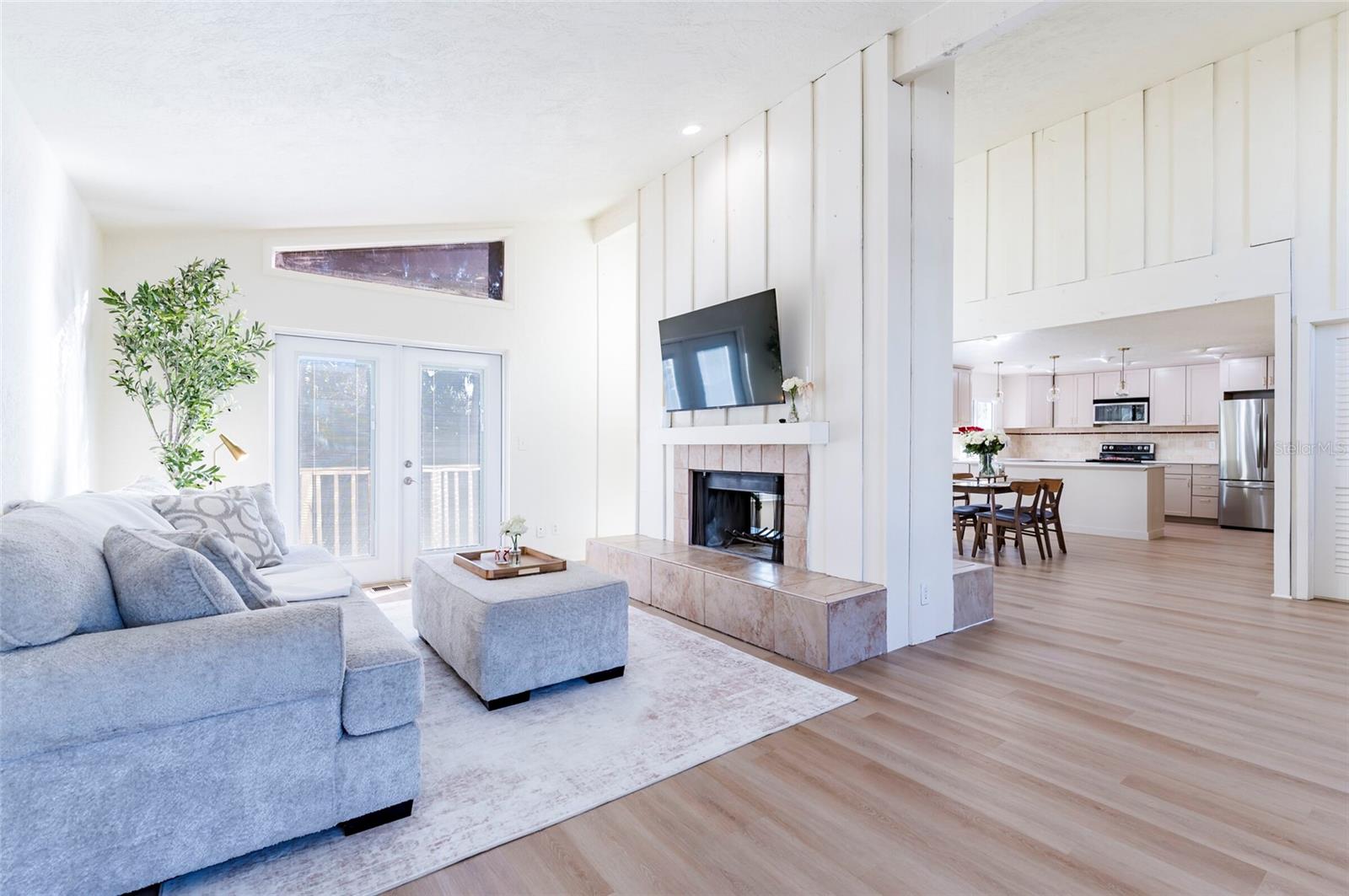 Listing photo id 5 for 1870 Nebraska Avenue Ne