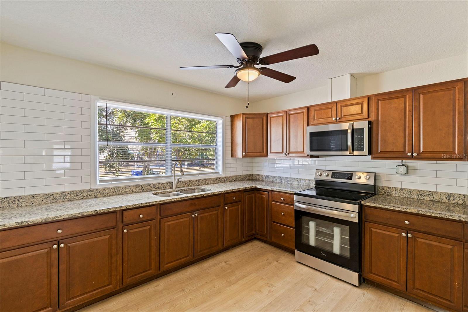 Image 17 of 35 For 1035 Martin Luther King Jr.