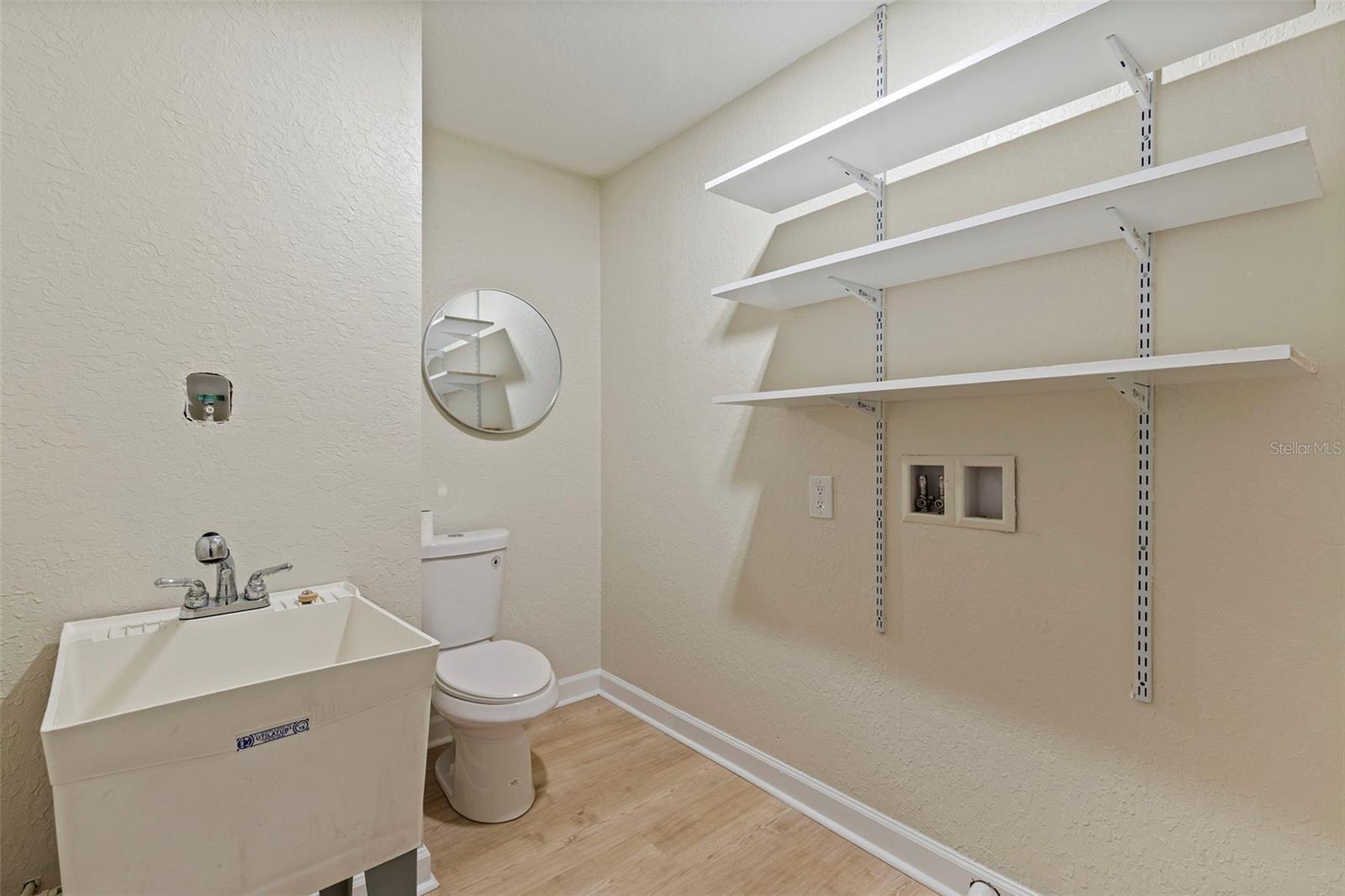 Image 22 of 35 For 1035 Martin Luther King Jr.