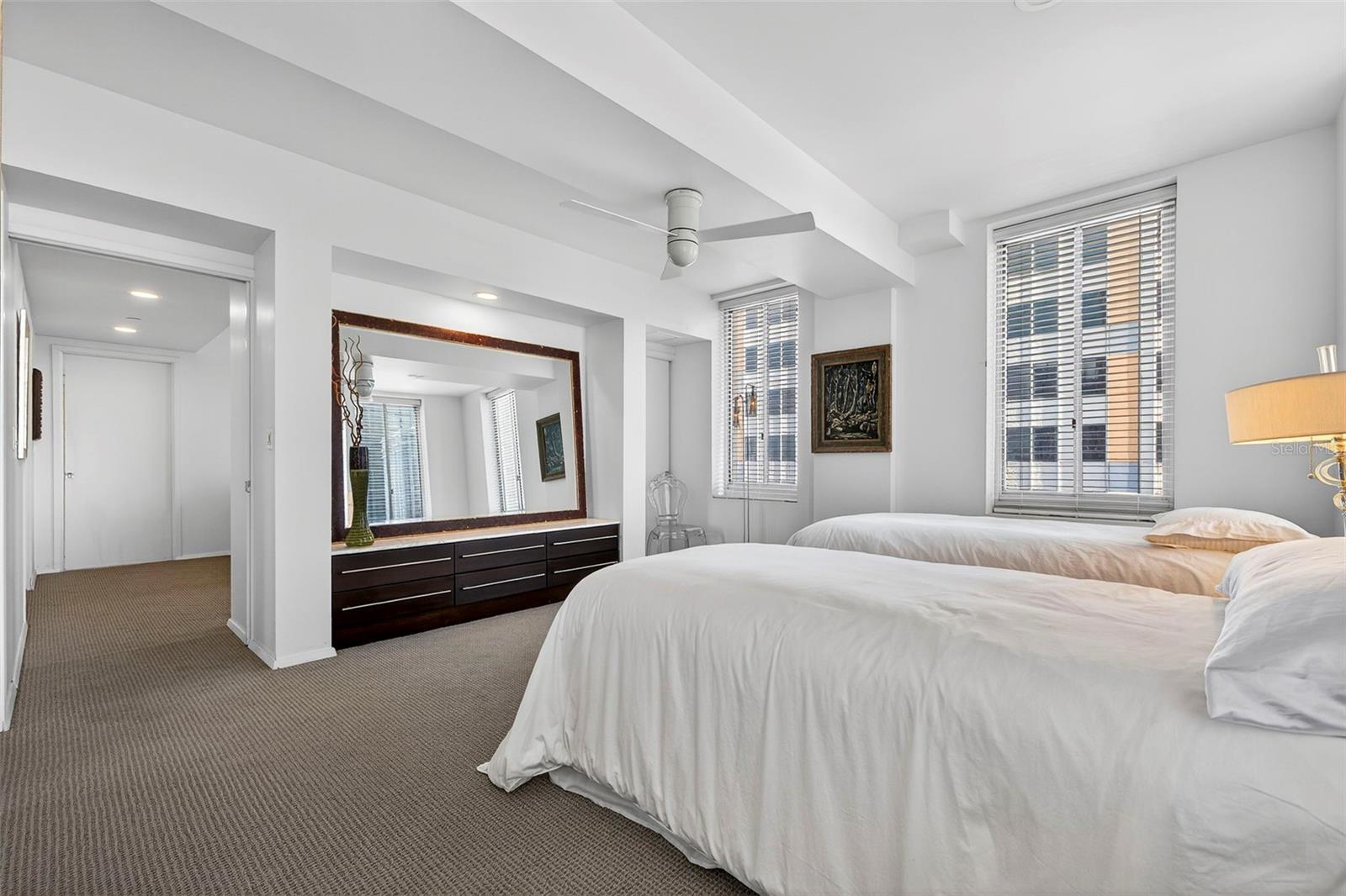 Listing photo id 21 for 405 Central Avenue 600