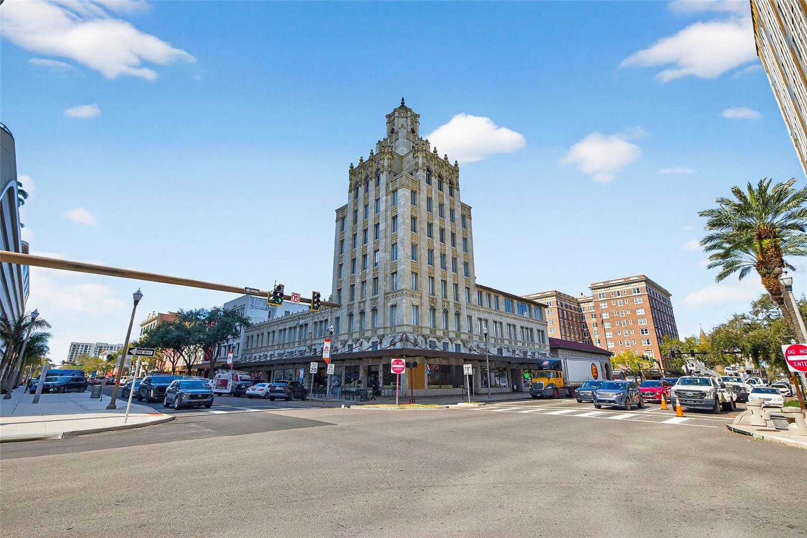 Listing photo id 25 for 405 Central Avenue 600