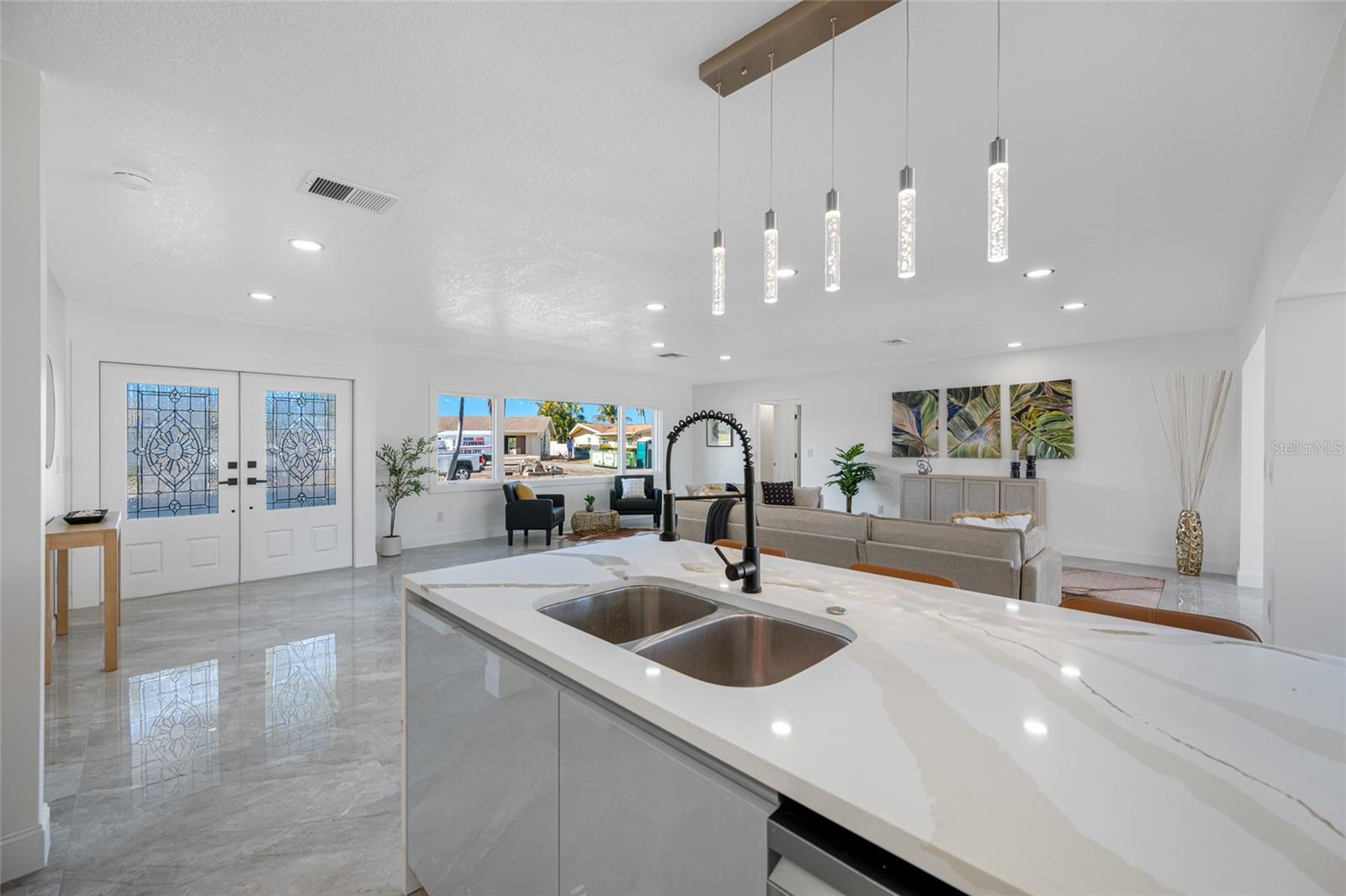 Listing photo id 15 for 7905 9th Avenue S