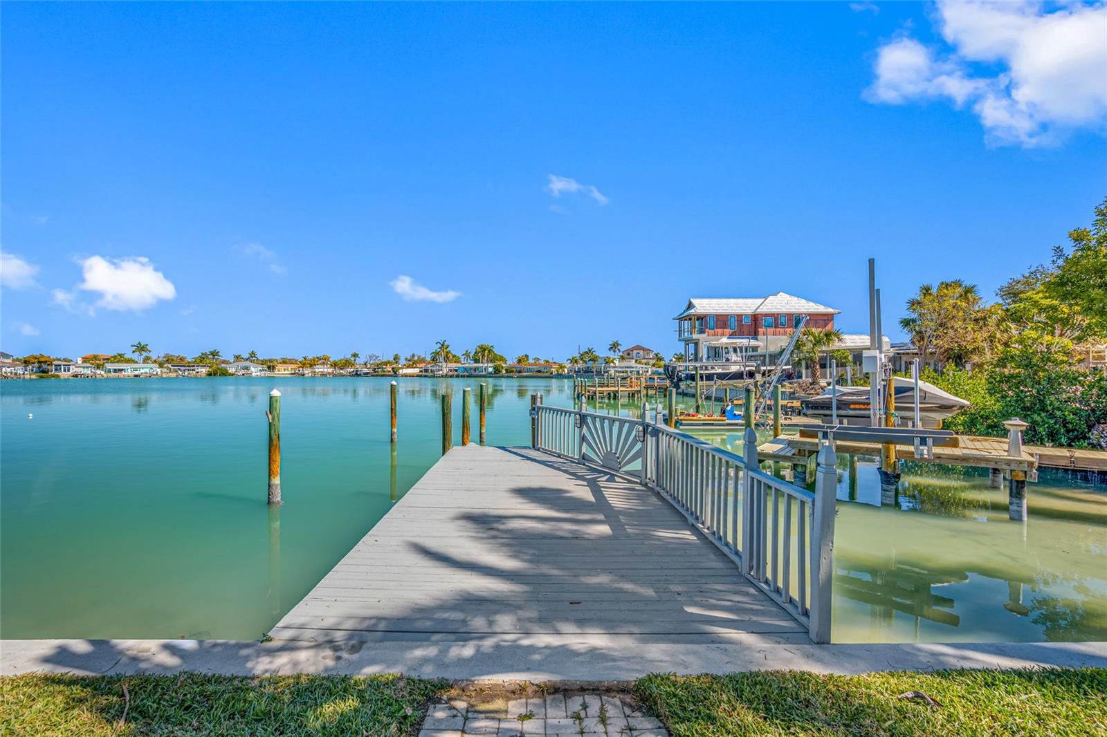 Listing photo id 0 for 7905 9th Avenue S