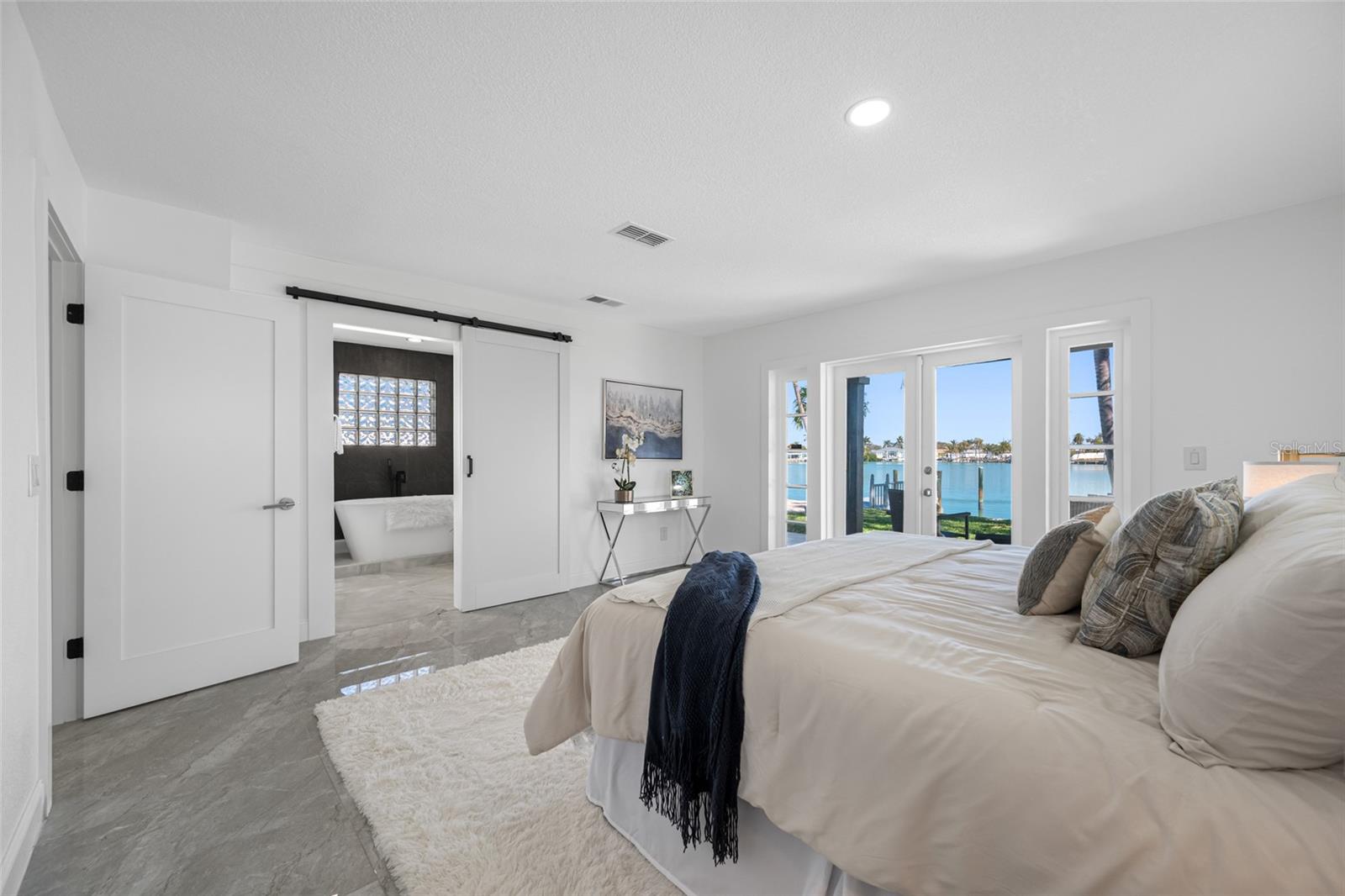 Listing photo id 27 for 7905 9th Avenue S