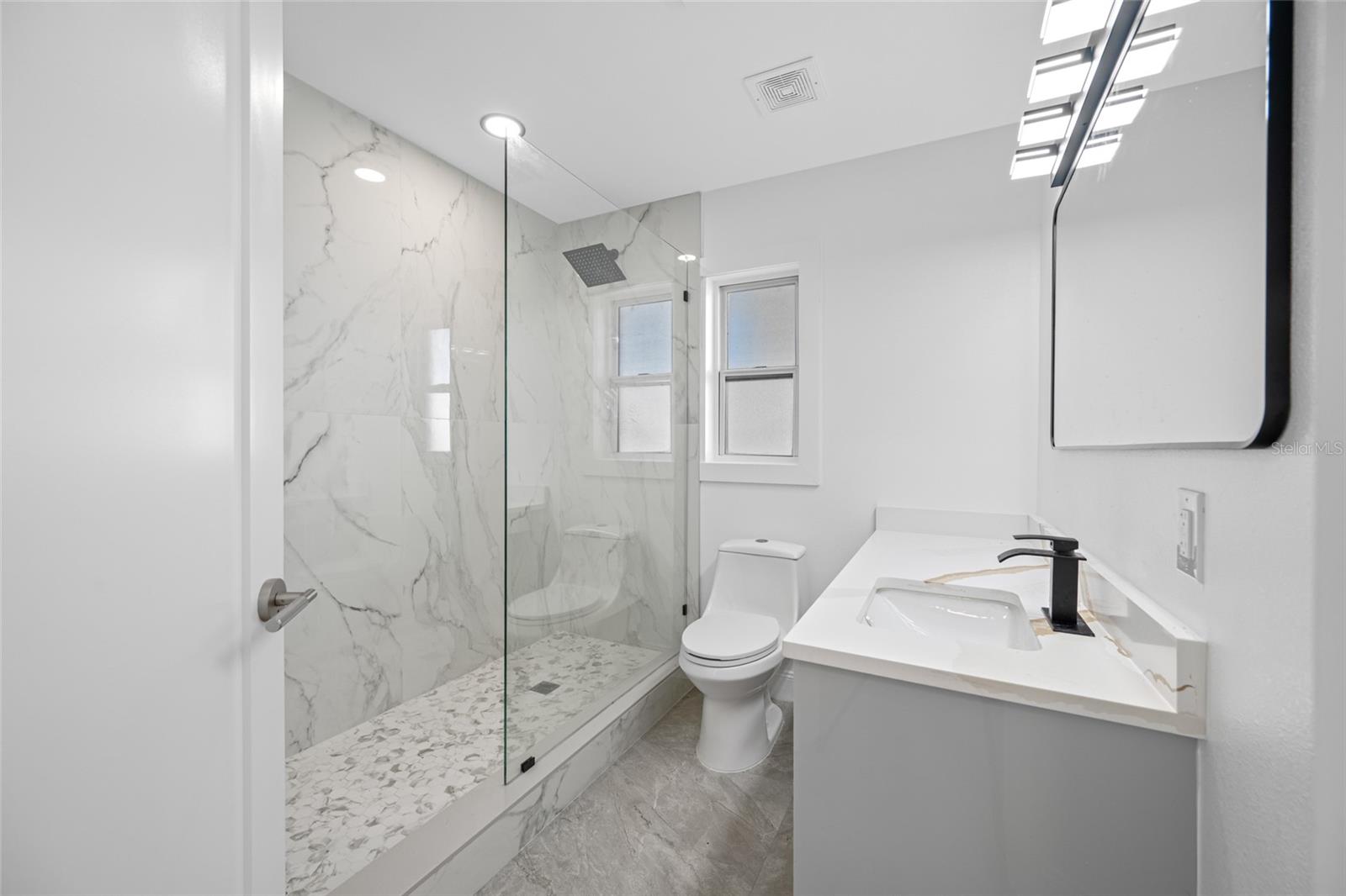 Listing photo id 38 for 7905 9th Avenue S