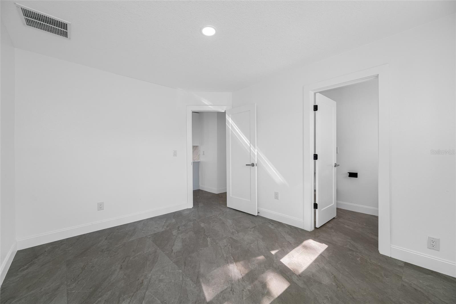 Listing photo id 45 for 7905 9th Avenue S